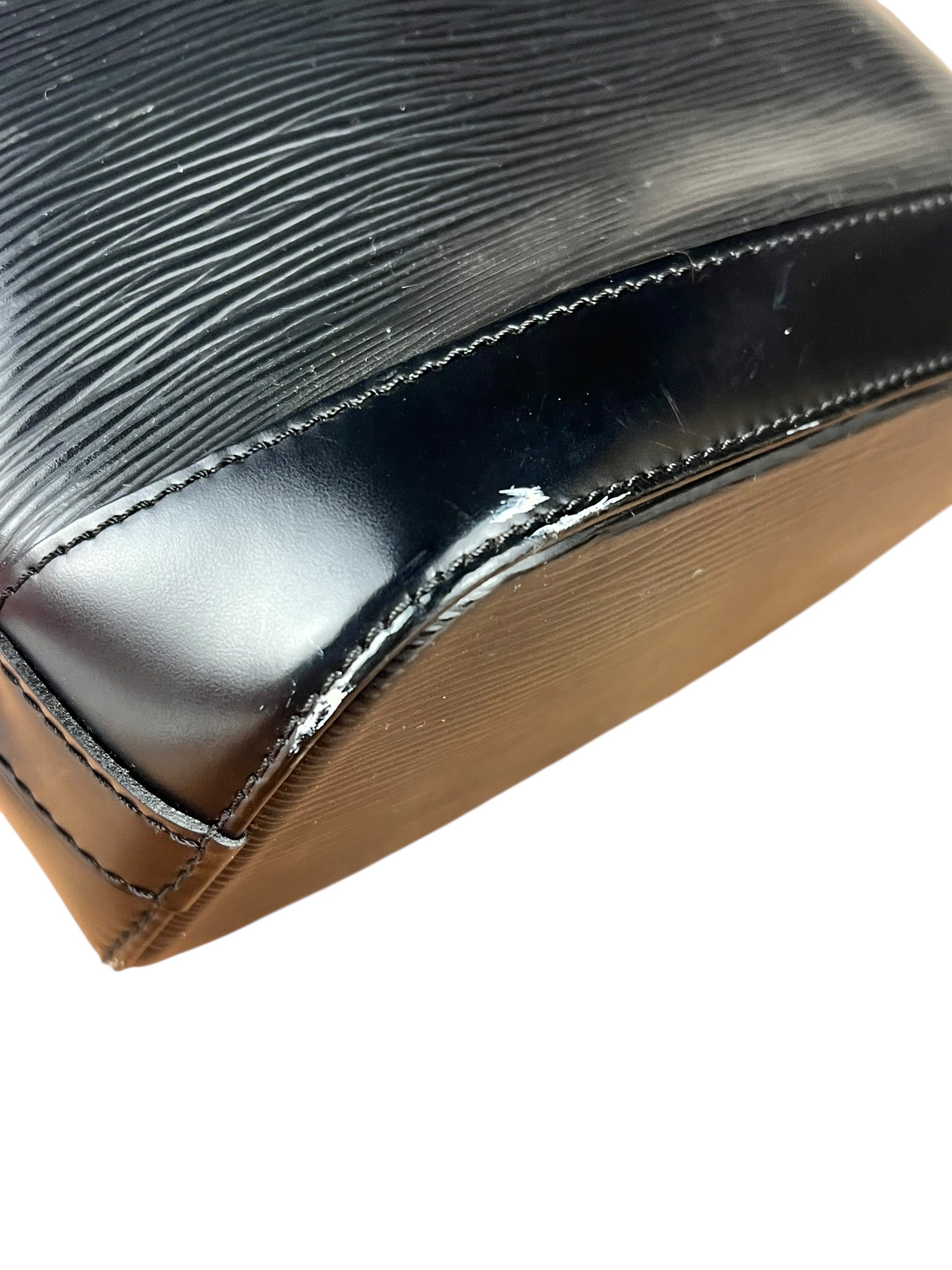 Louis Vuittonn Black Epi Lockit Handbag