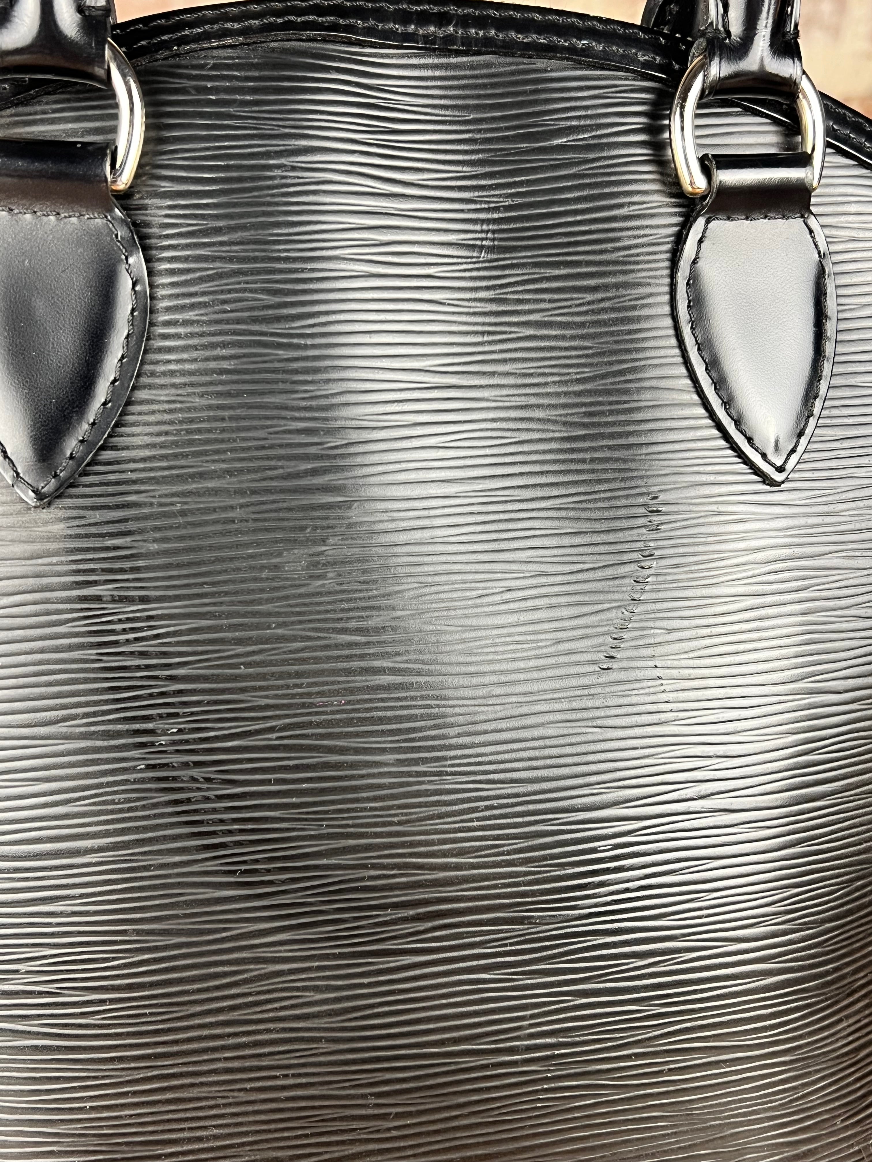 Louis Vuittonn Black Epi Lockit Handbag