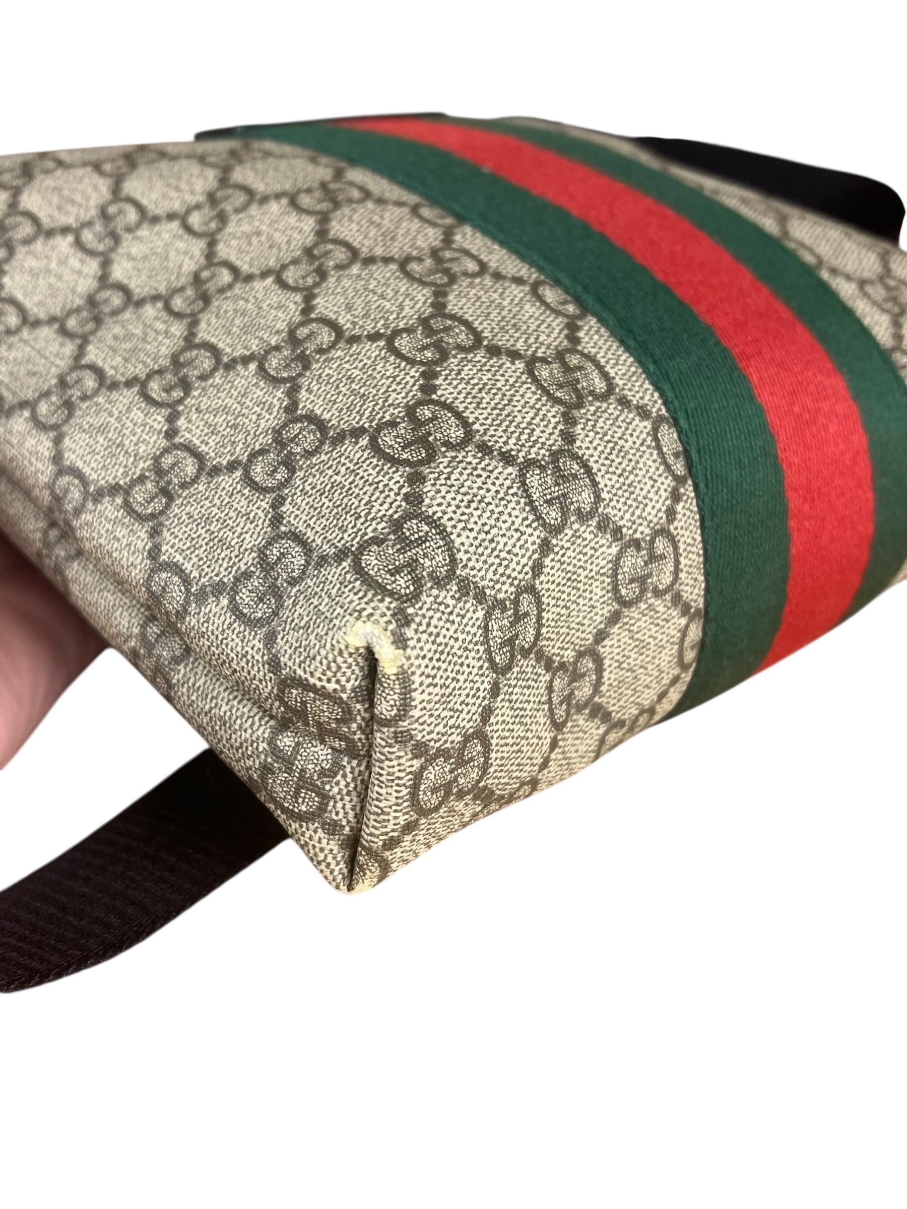 Gucci GG Supreme Monogram Messenger Bag