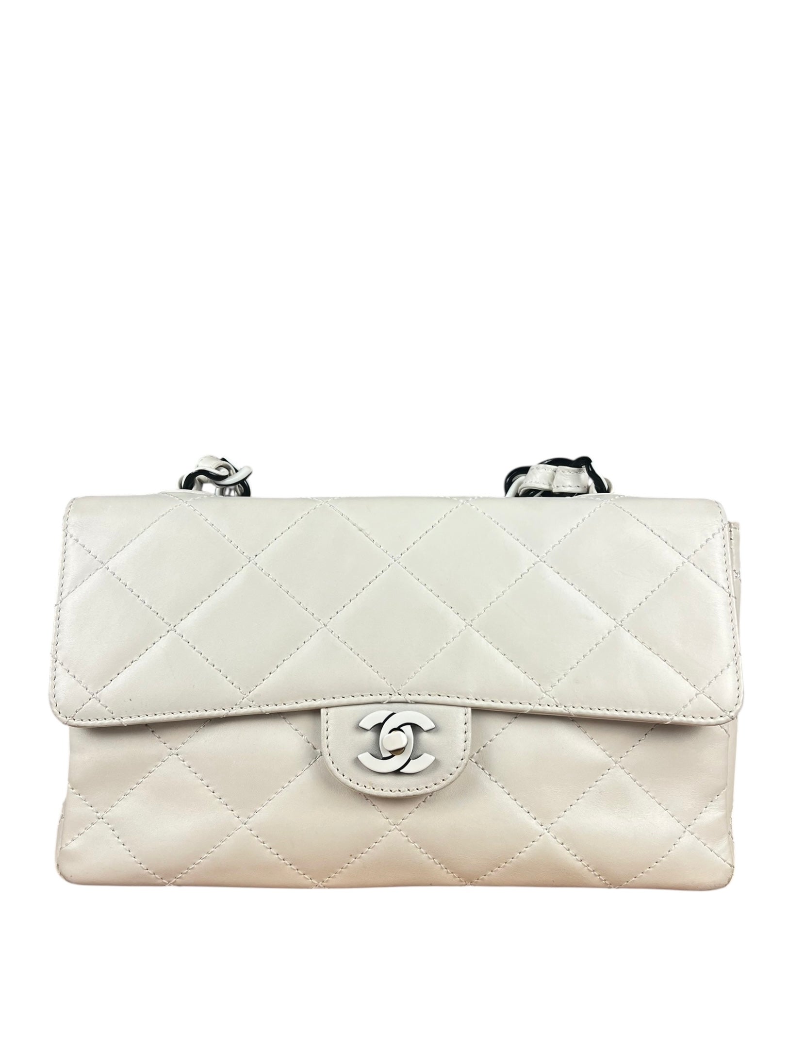 Chanel Classique White Quilted Leather Flap Bag 2001