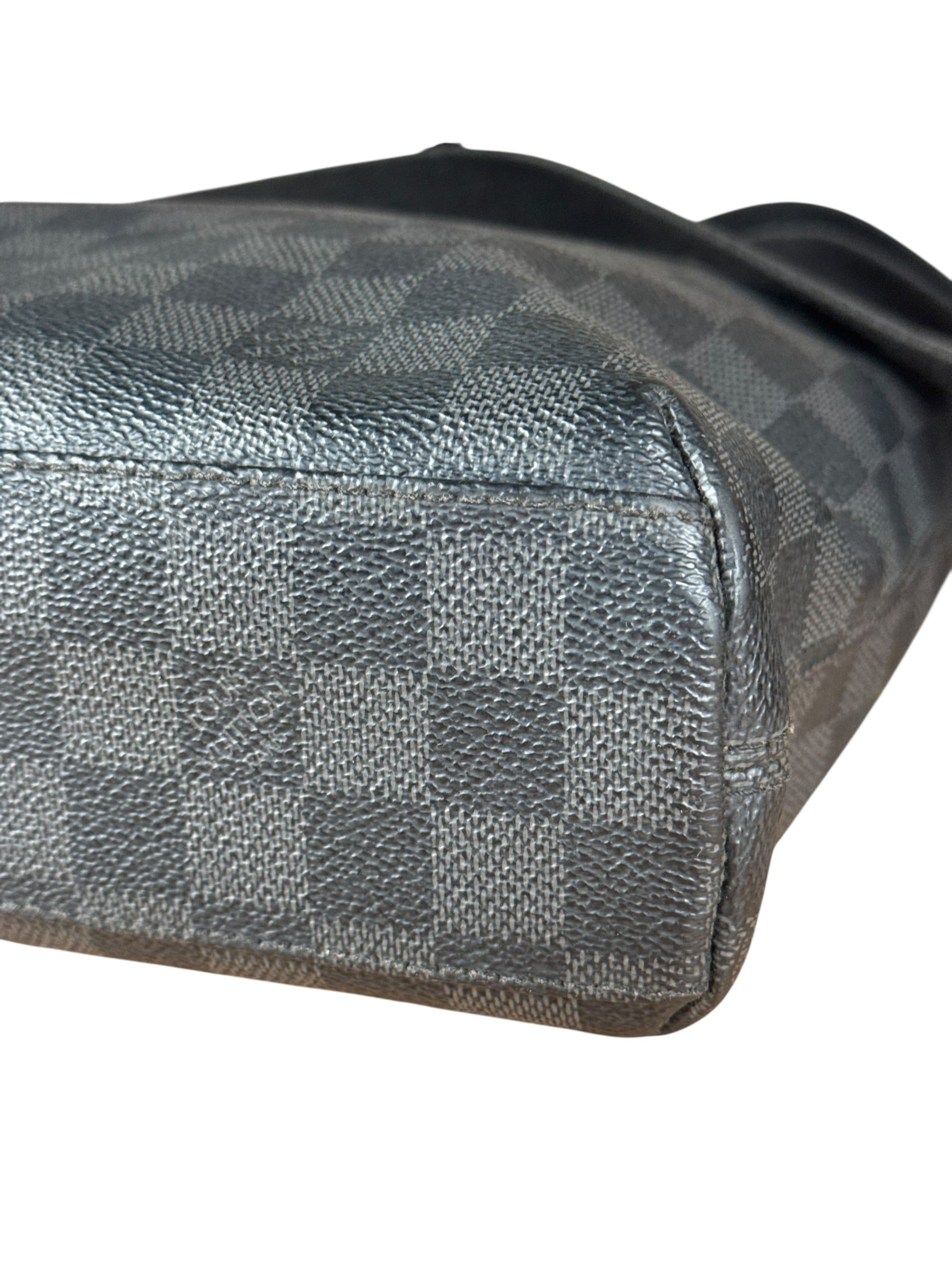 Louis Vuitton Noir Damier Mick Messanger Bag