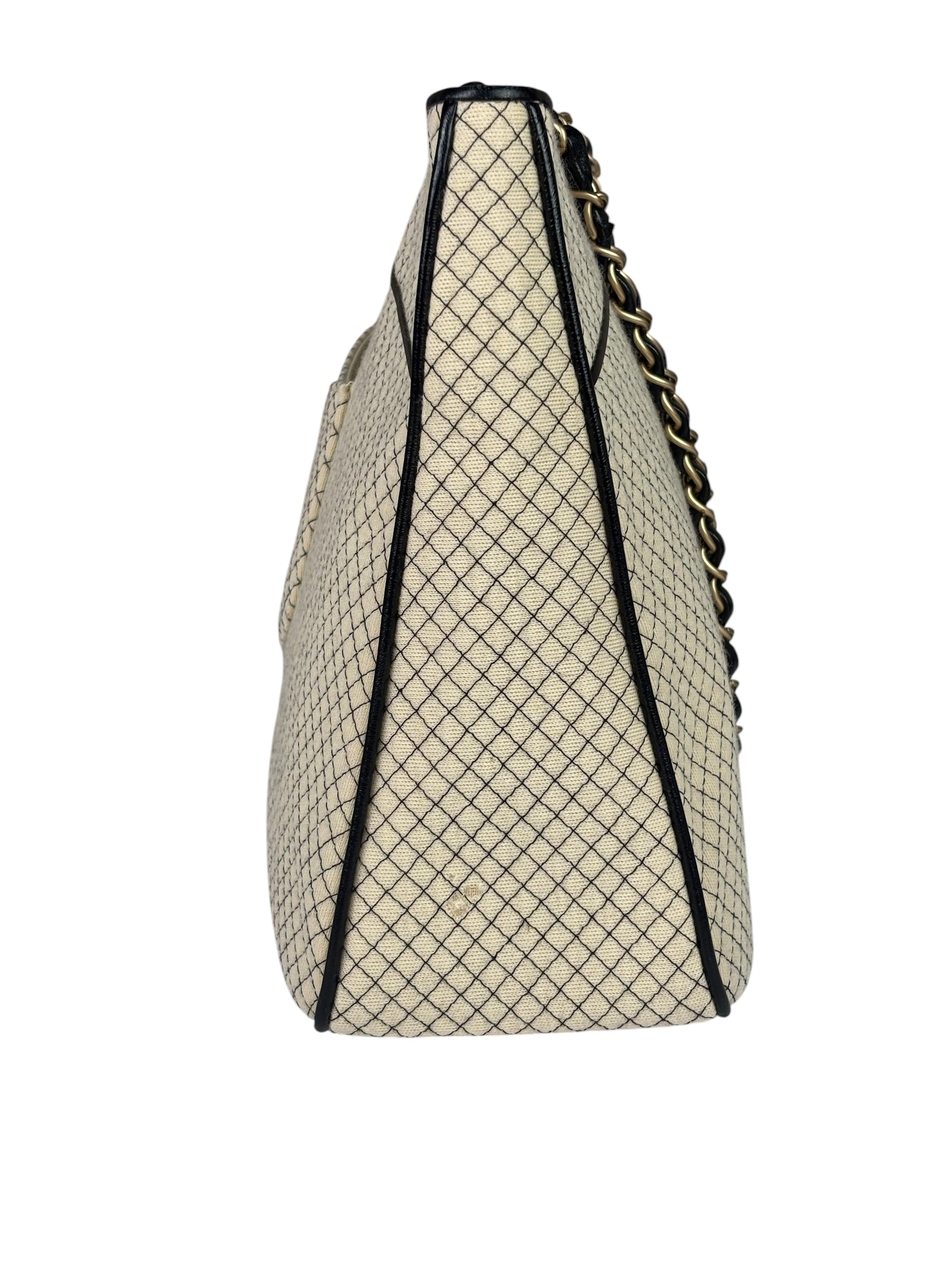 Chanel Beige/Black Leather Trim Diamond-Quilted Shoulder Bag 2002