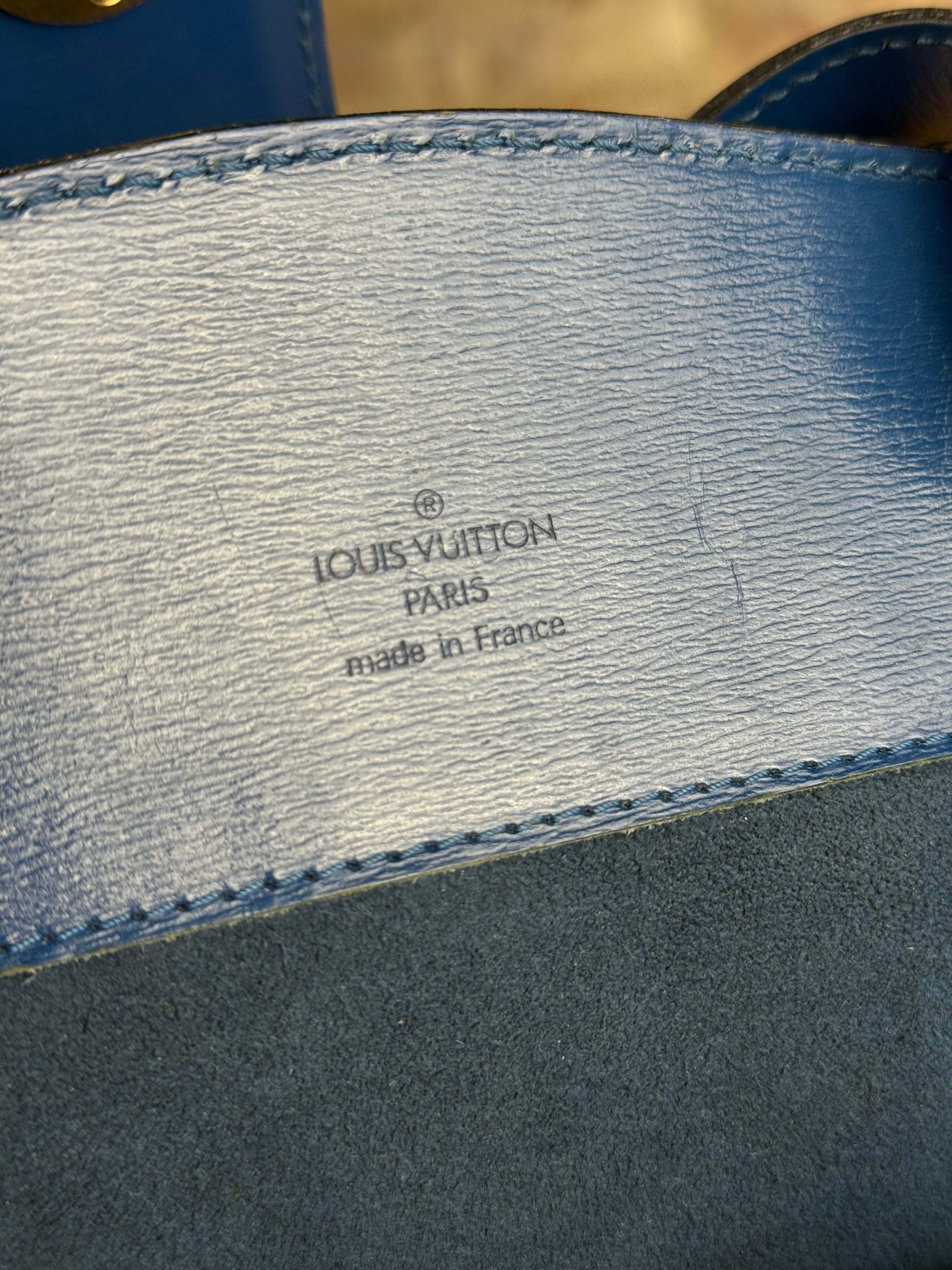 Louis Vuitton Epi Cluny Shoulder Bag