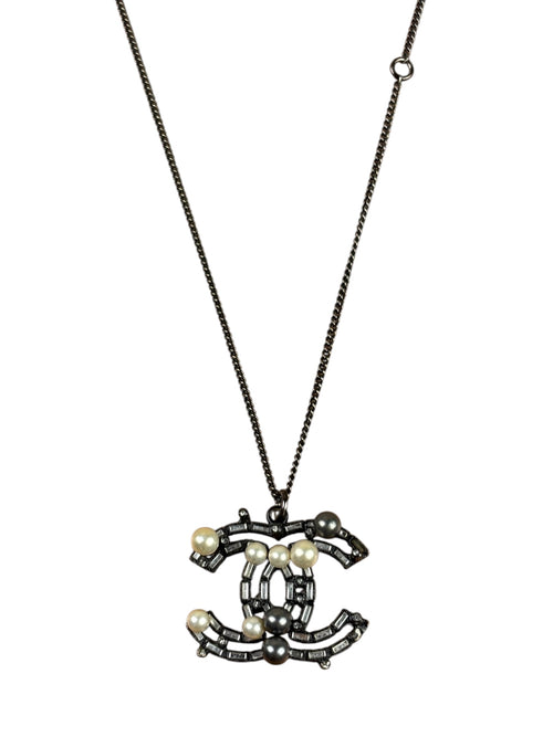 Chanel Interlocking CC Pearl/Crystal Pendant Necklace