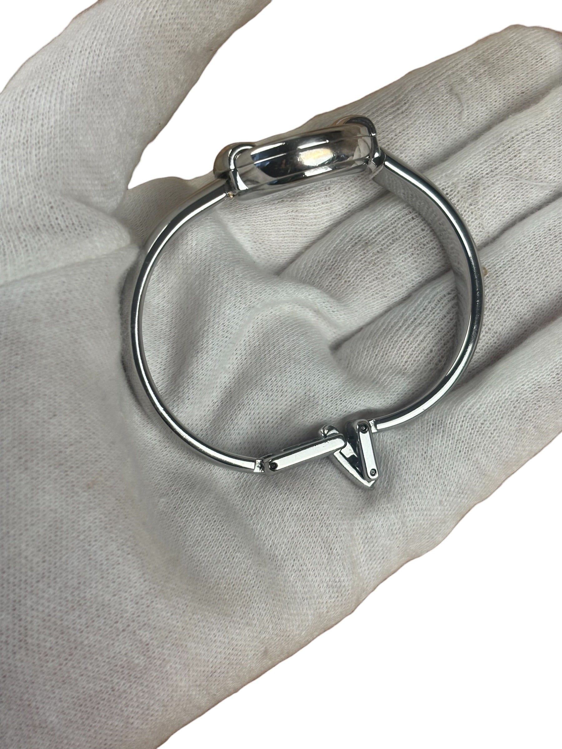Gucci 1400L Black Dial Bangle Band