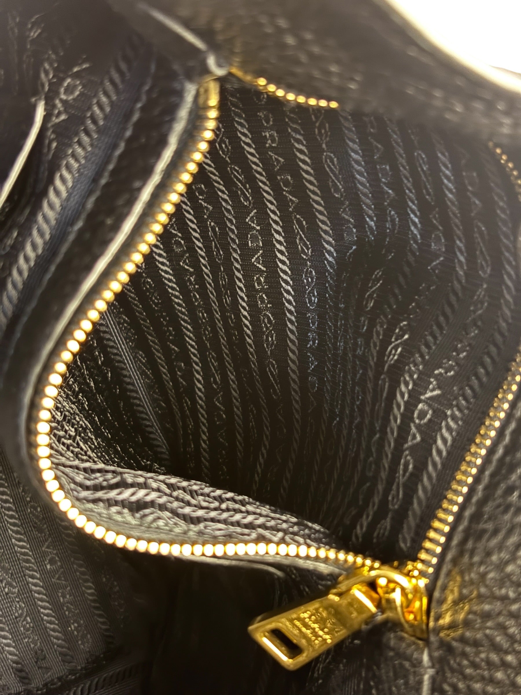 Prada Black Leather Vitello Daino 2Way Handbag