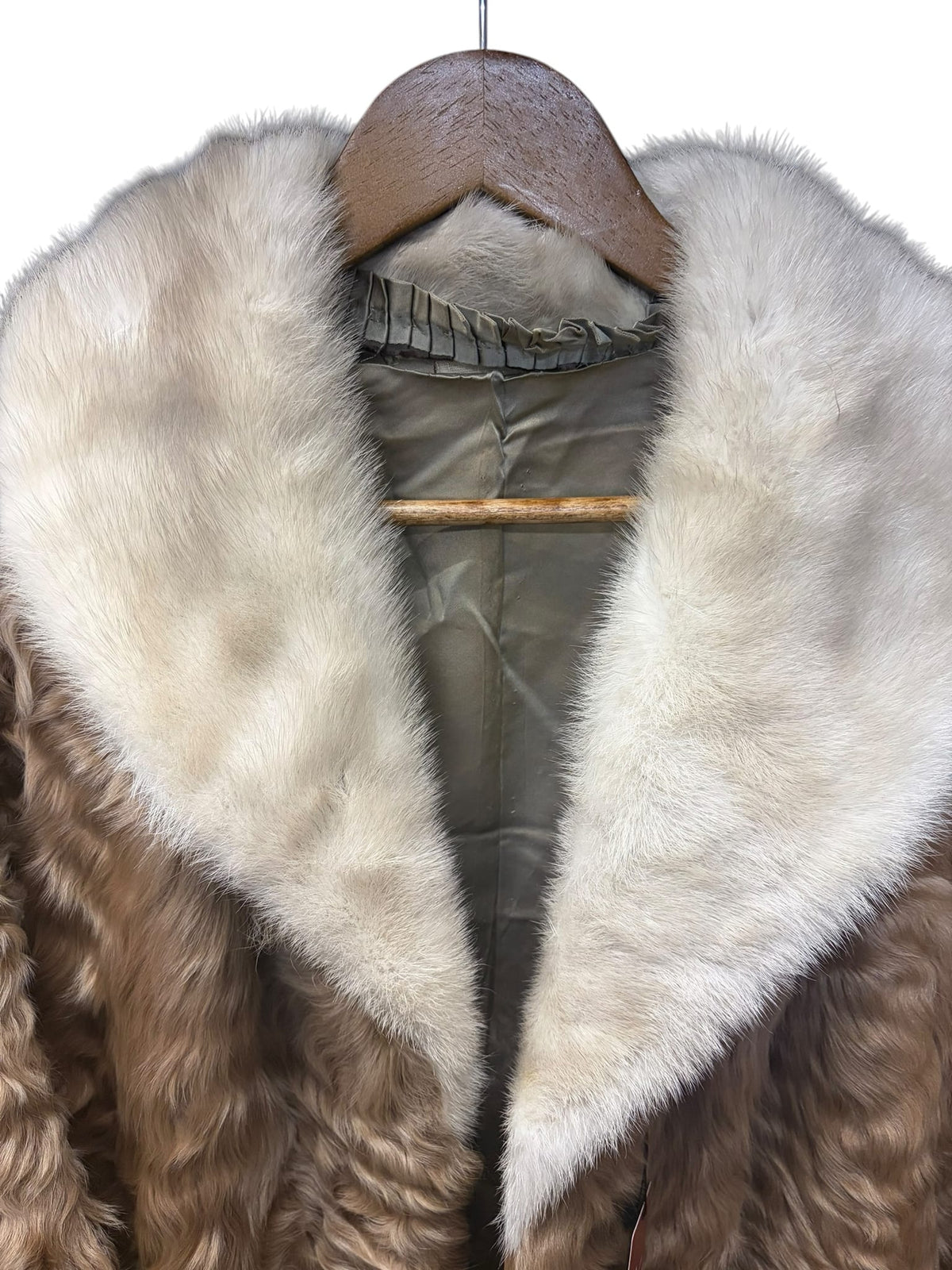 Vintage Glycine Cream/Light Brown Mink Collar/Persian Lamb Mid-Length Fur Coat