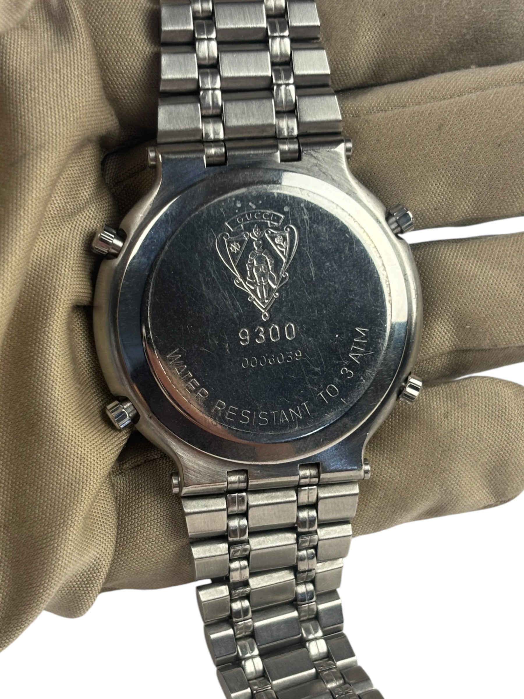 Gucci 9300 White Dial Chronograph