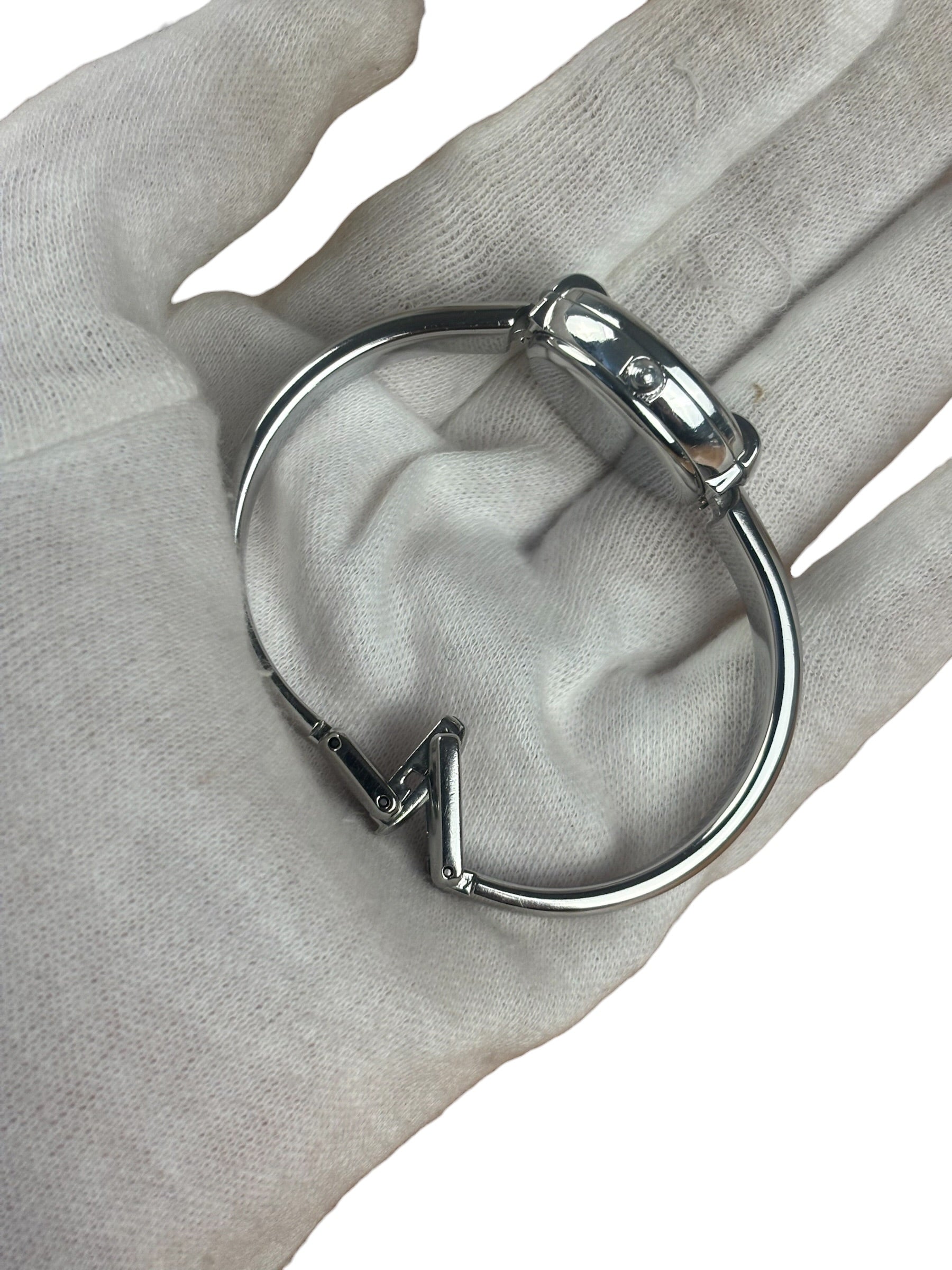 Gucci 1400L Black Dial Bangle Band