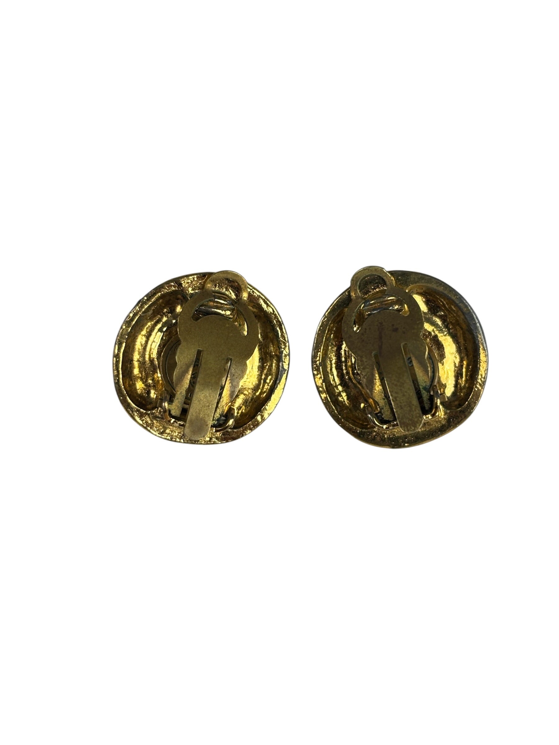 Chanel Vintage Pearl Round Gold-Tone Clip-On Earning