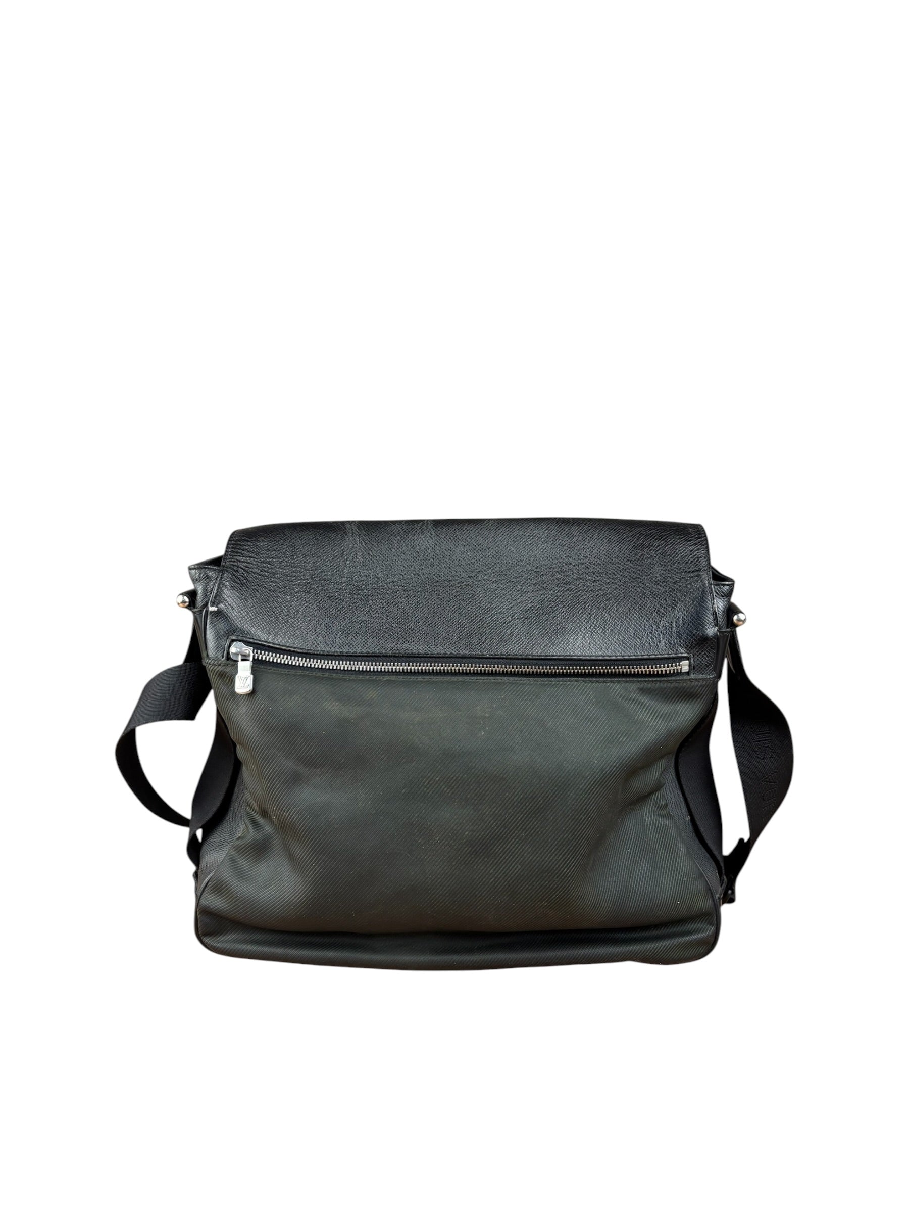 Louis Vuitton Black Leather Taiga Viktor Messenger Bag