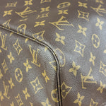 Louis Vuitton Monogram Neverfull Tote Bag GM