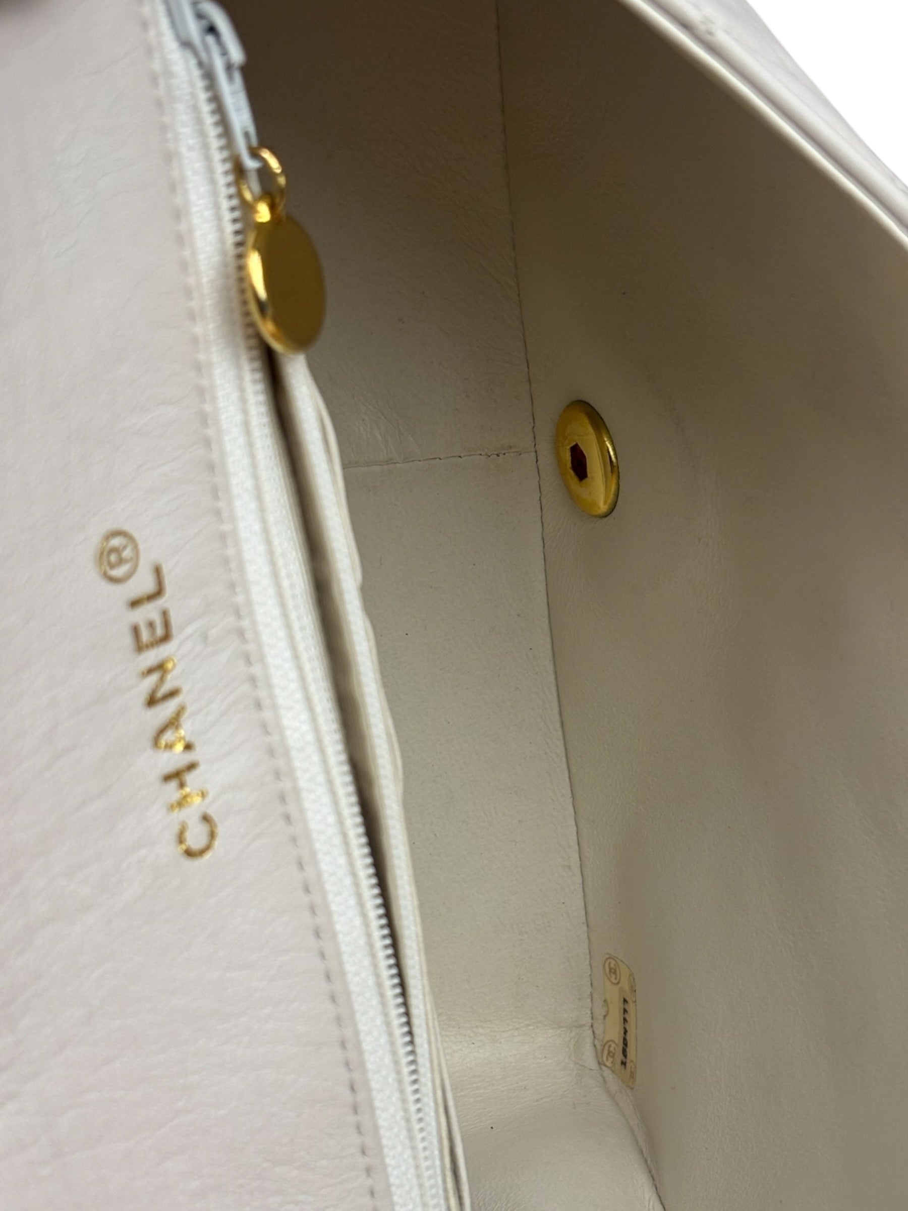 Chanel White Quilted Leather CC Flap Shoulder Bag 2013
