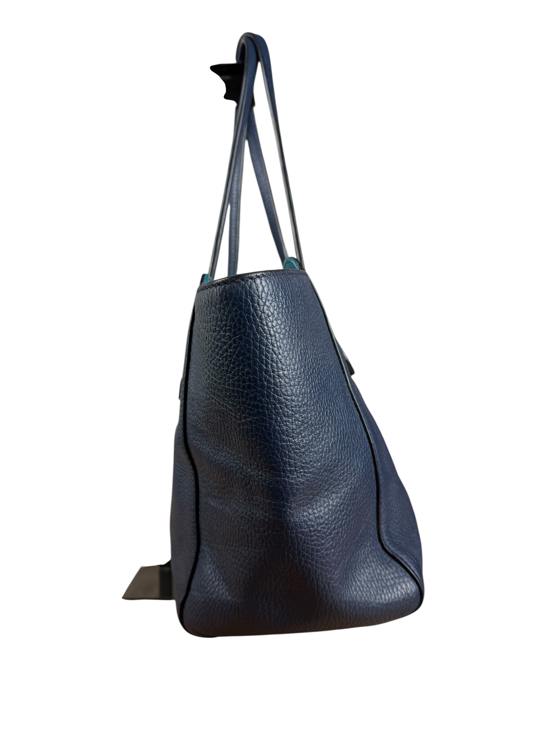 Gucci Blue Pebbled Leather Swinger Bag