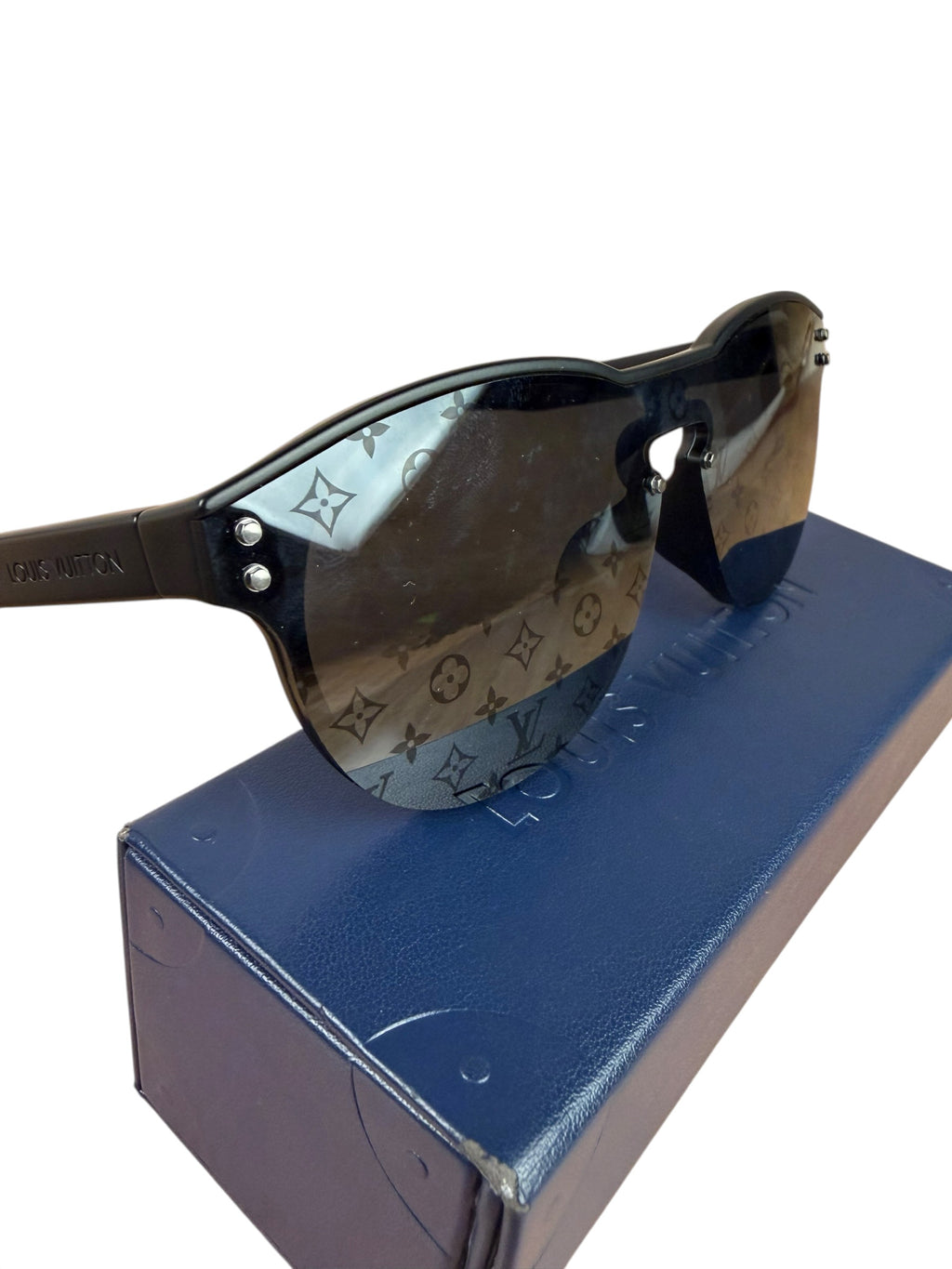Louis Vuitton LV Waimea Acetate Sunglasses Black