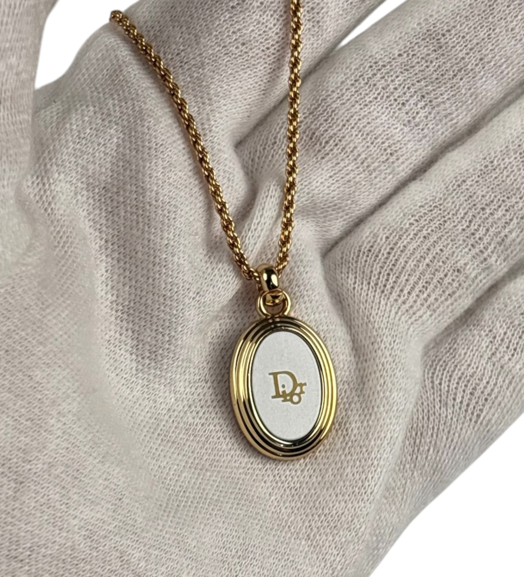 Christian Dior Vintage Gold-Tone Oval Pendant Necklace