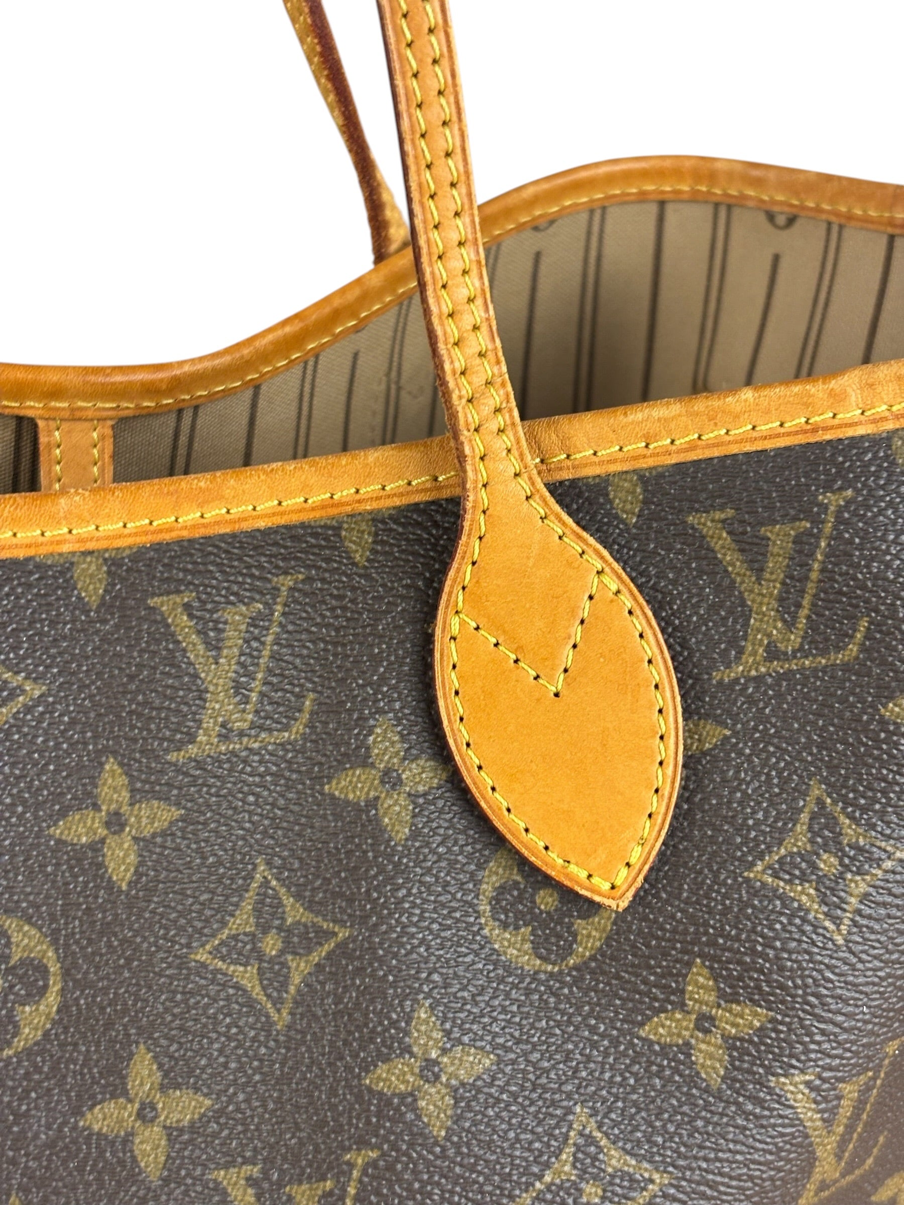 Louis Vuitton Monogram Neverfull MM Shoulder Bag
