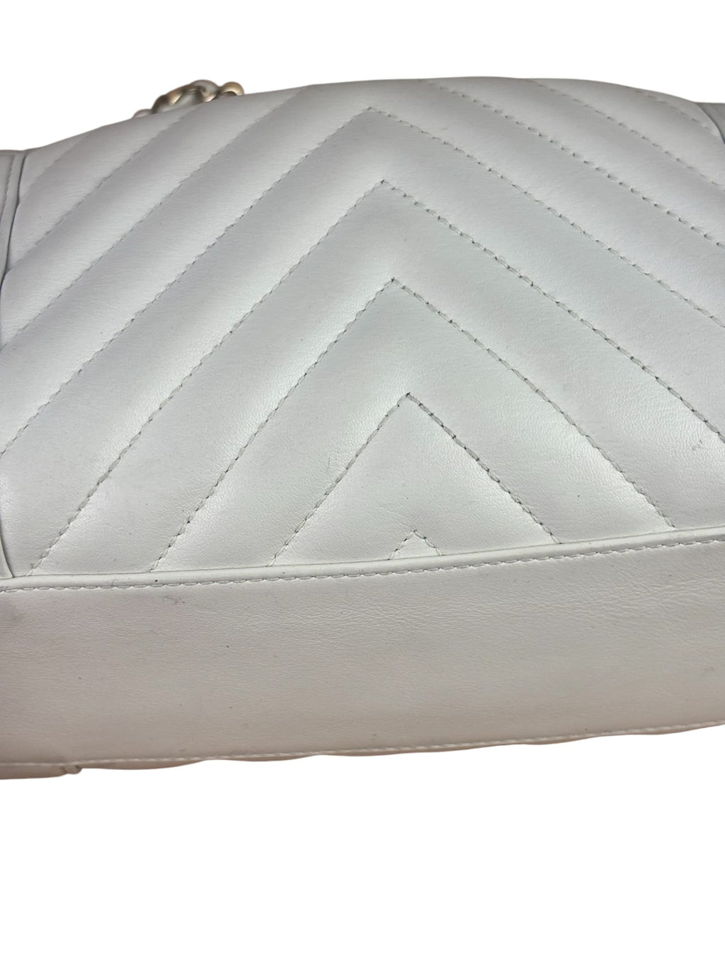 Chanel White Lambskin Chevron-Quilted Flap Bag 2019