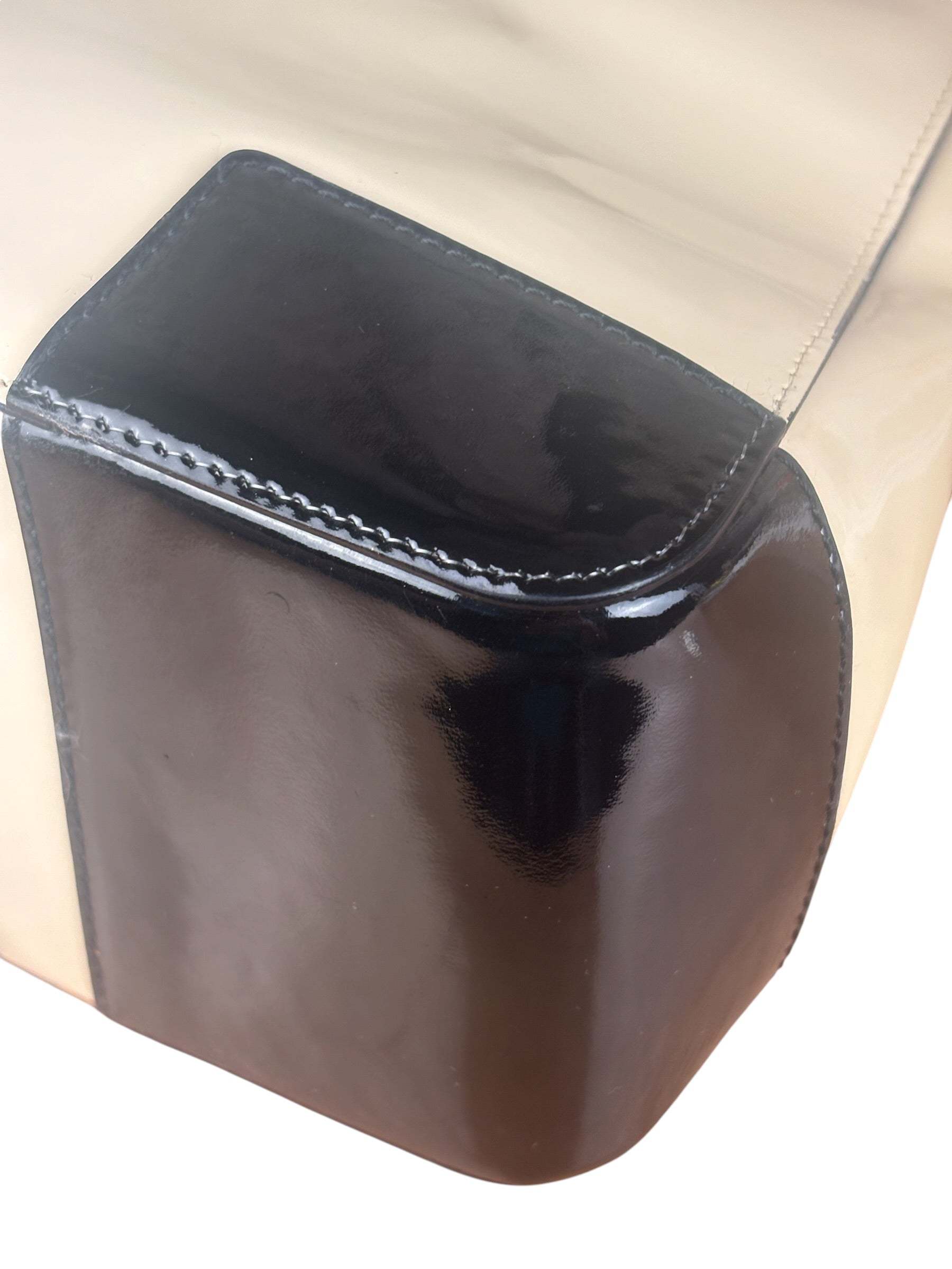 Gucci Cream/Beige Patent Leather Square Hand Bag