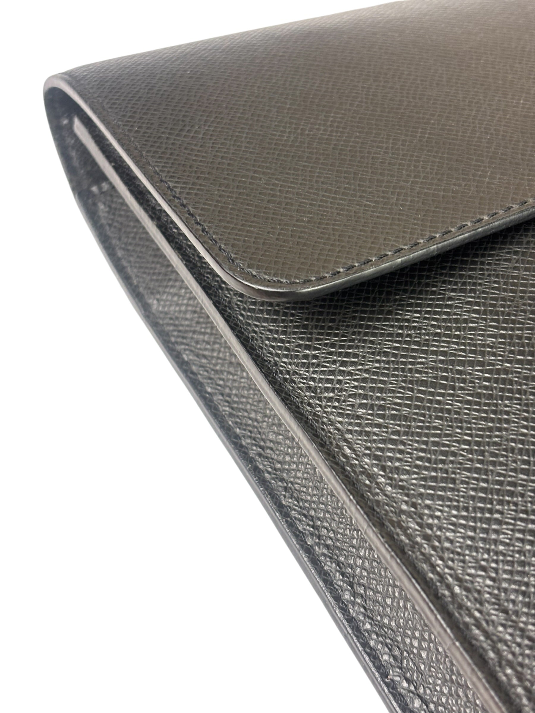 Louis Vuitton Black Leather Taiga Minuto Documents Portfolio