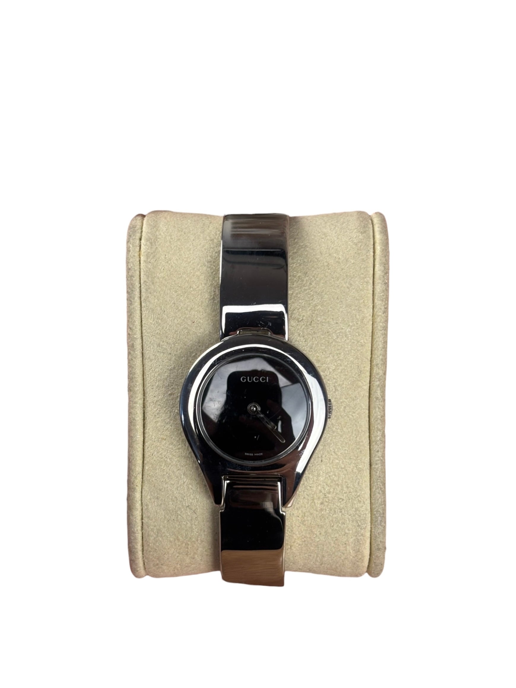 Gucci Vintage 6700L Black Dial bangle Watch