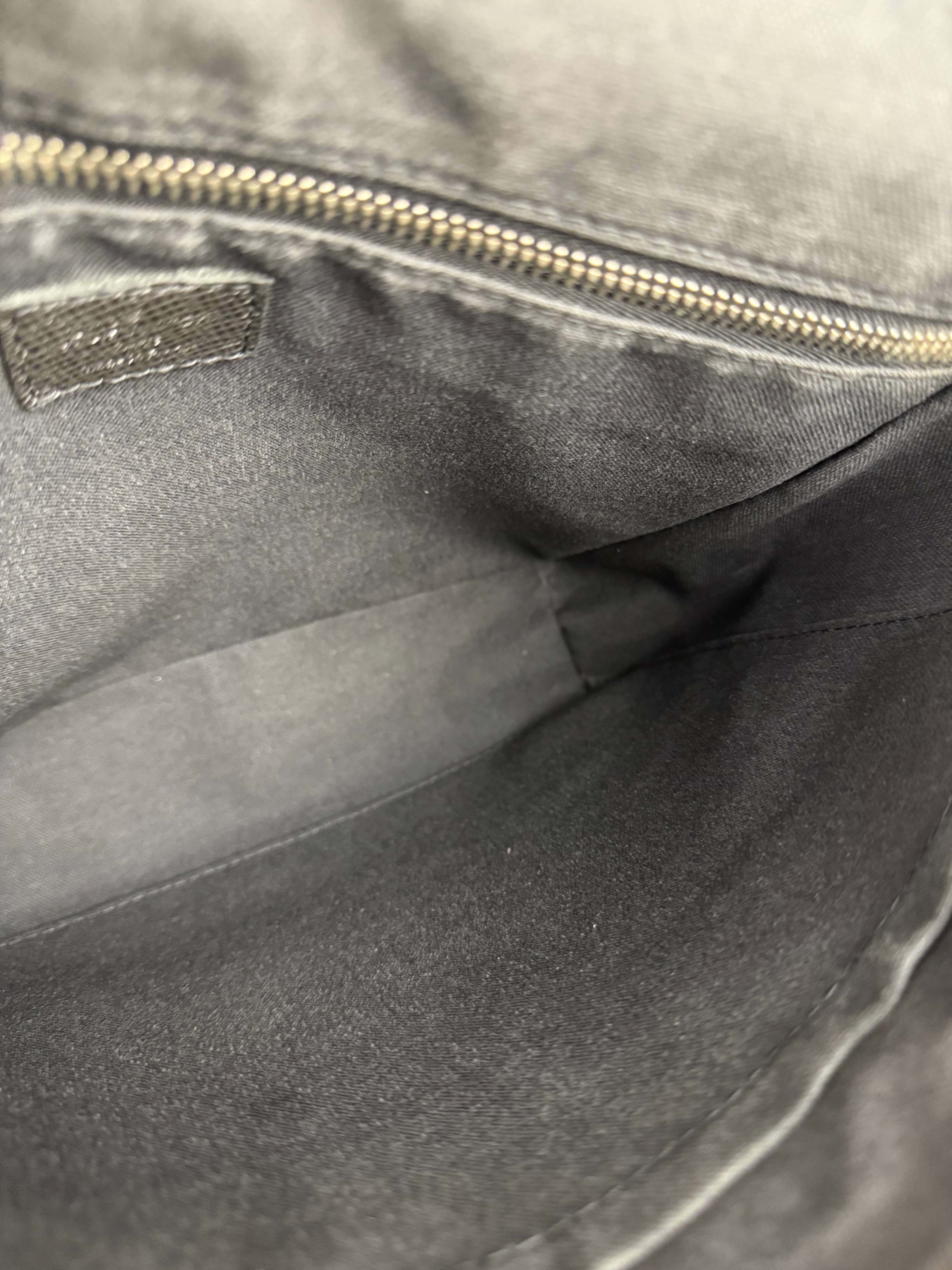 Louis Vuitton Taiga Roman MM Crossbody