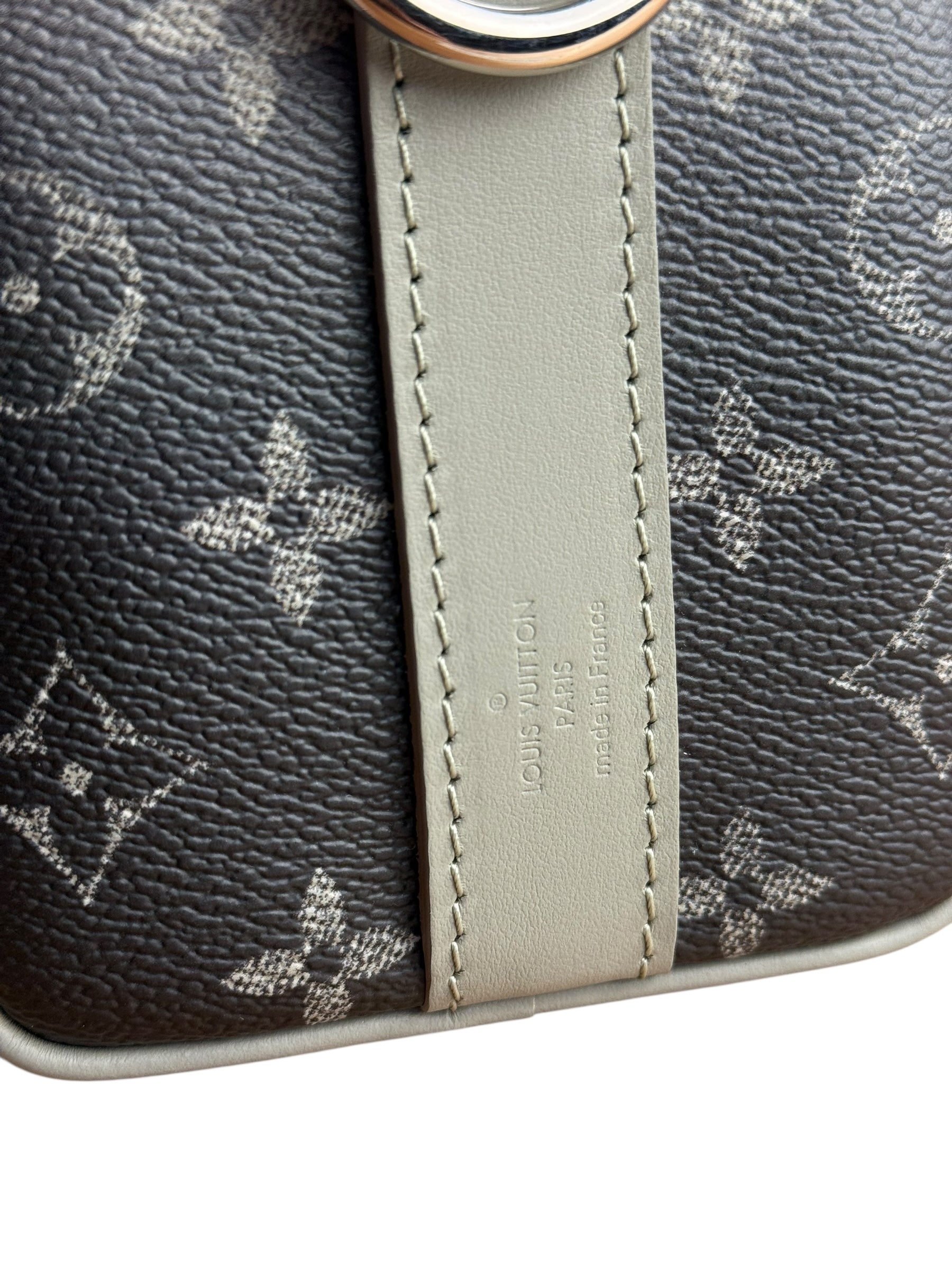 Louis Vuitton Dust Keepall Bandouliere 25 Handbag