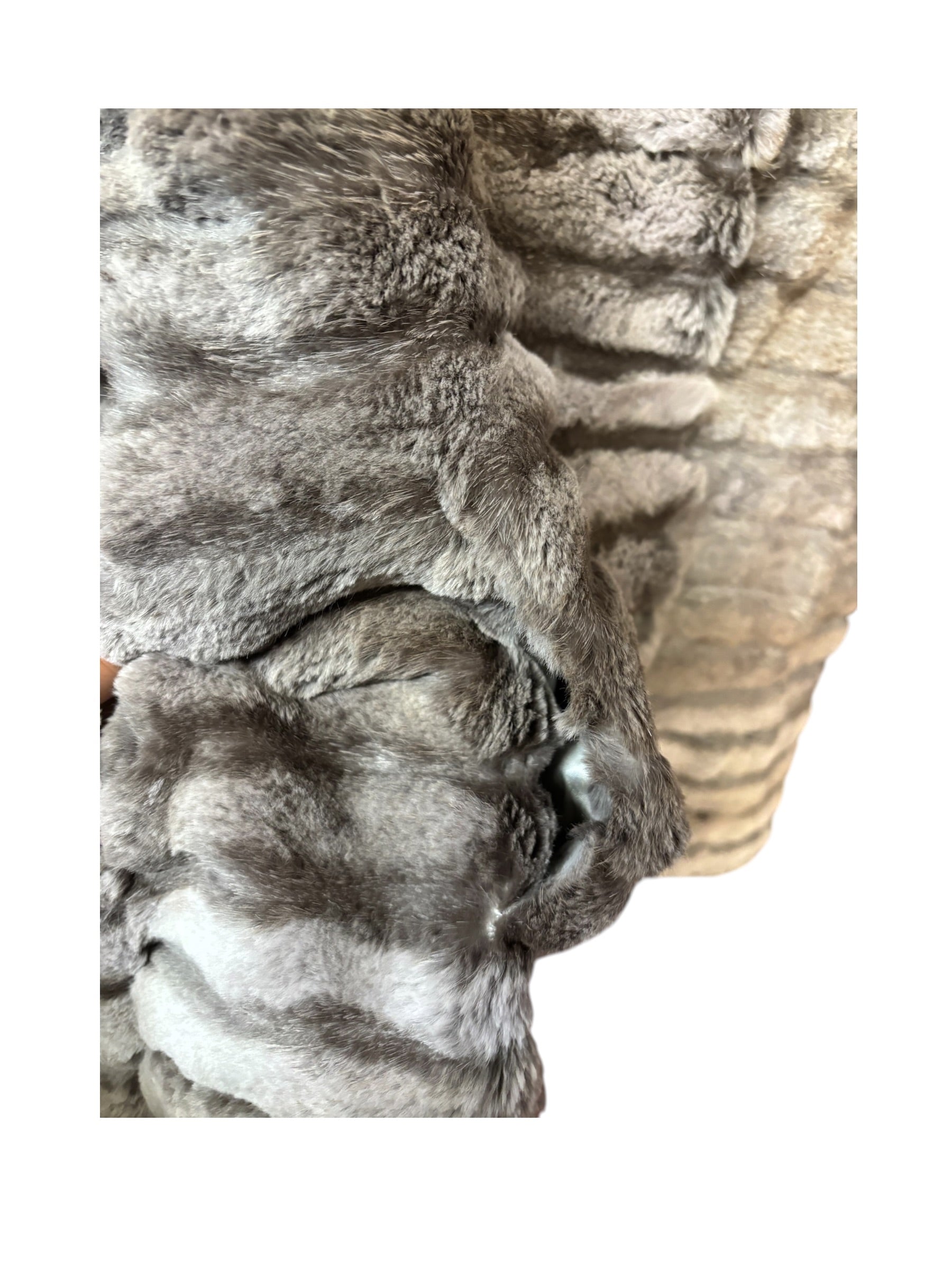 Gifu Mouhi Grey Rabbi Fur Coat