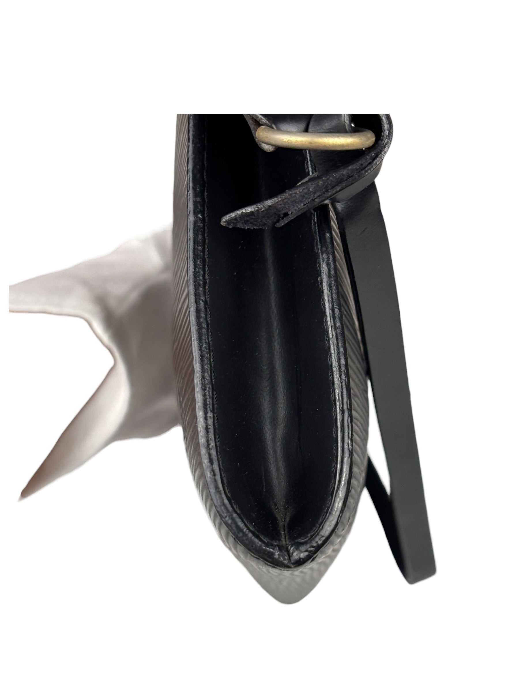 Louis Vuitton Black Epi Leather Pochette