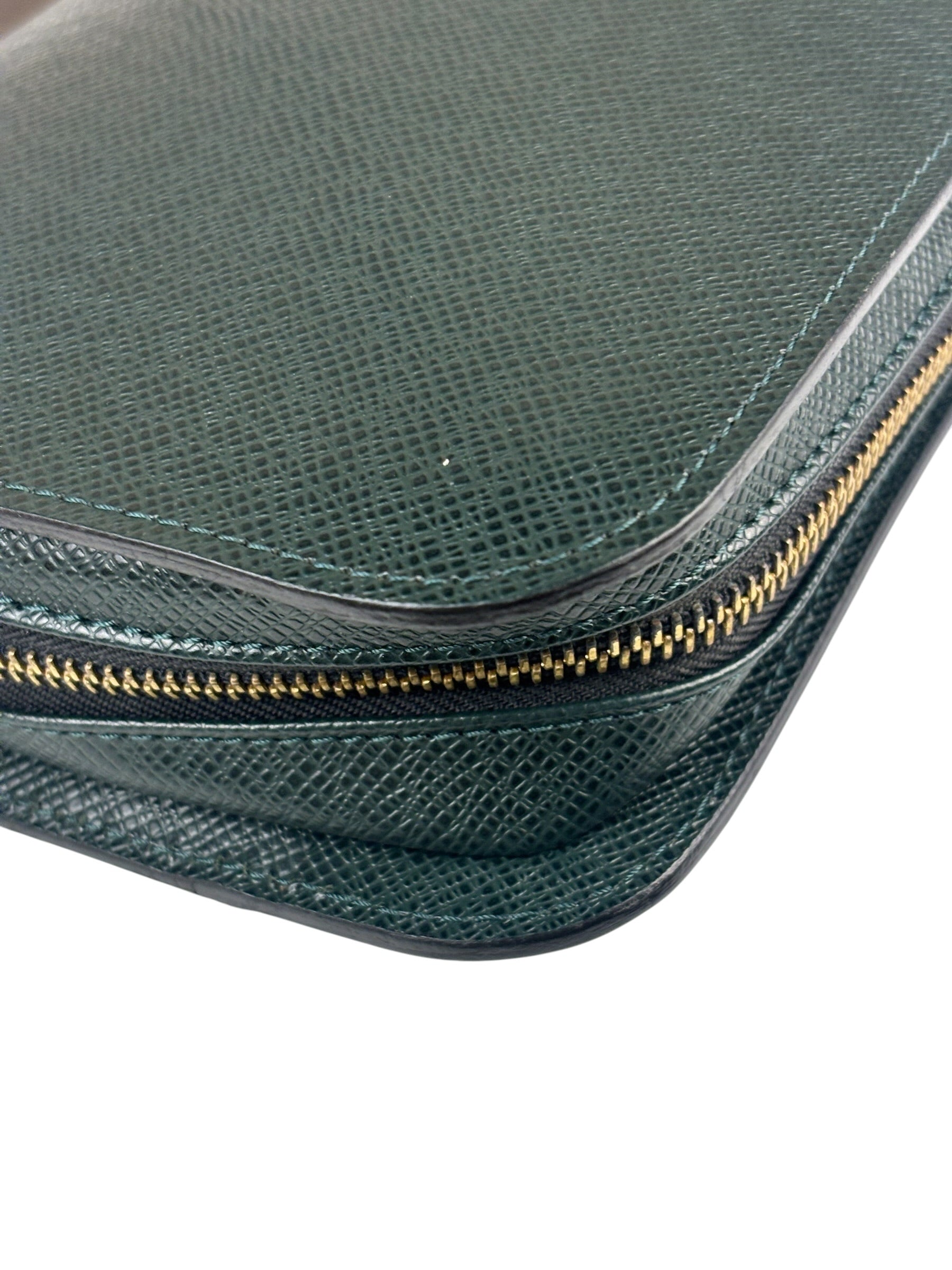 Louis Vuitton Green Taiga Leather Baikal Clutch