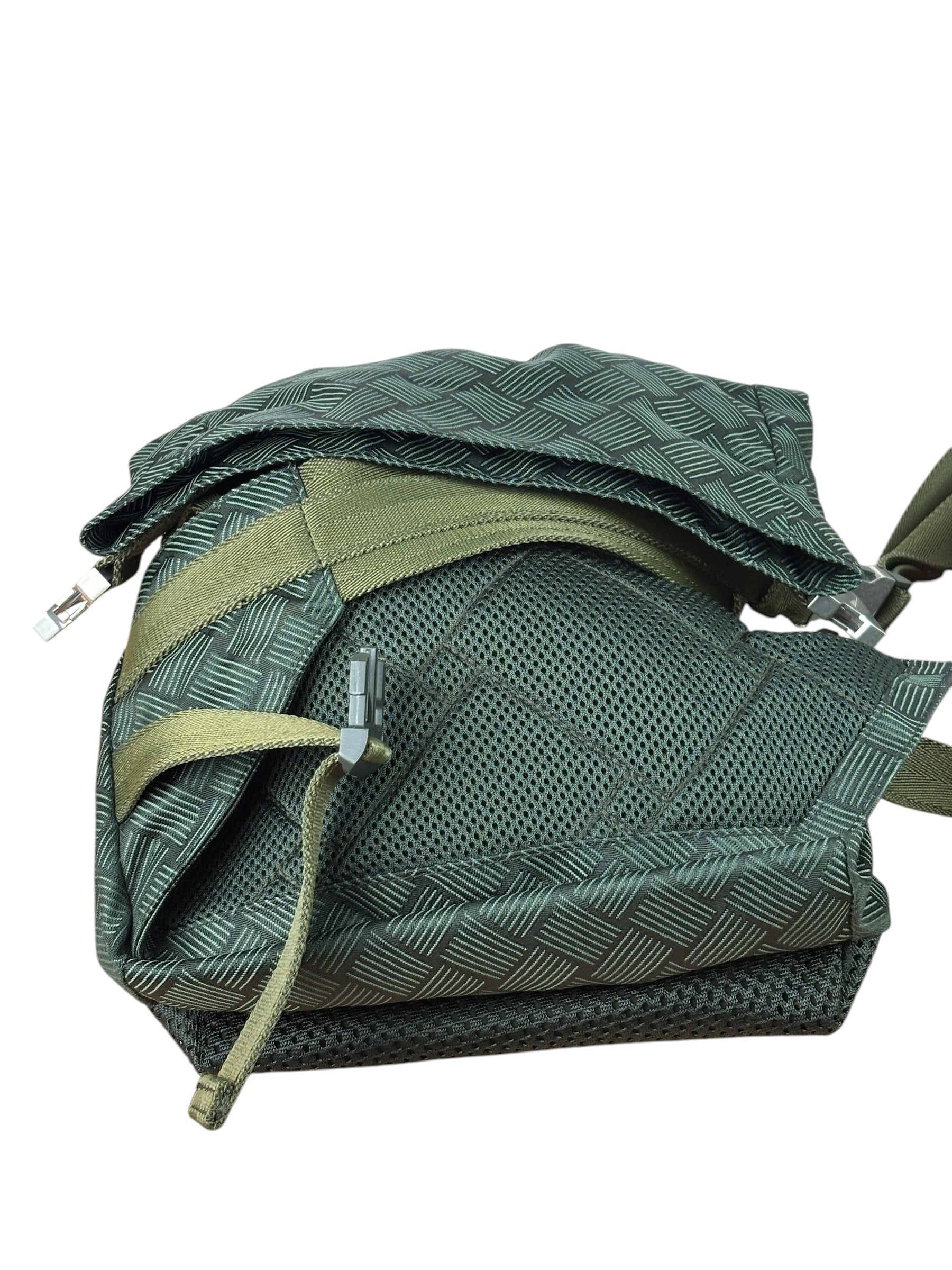 Bottega Veneta Green Nylon/Mesh Intrecciato Belt Bag