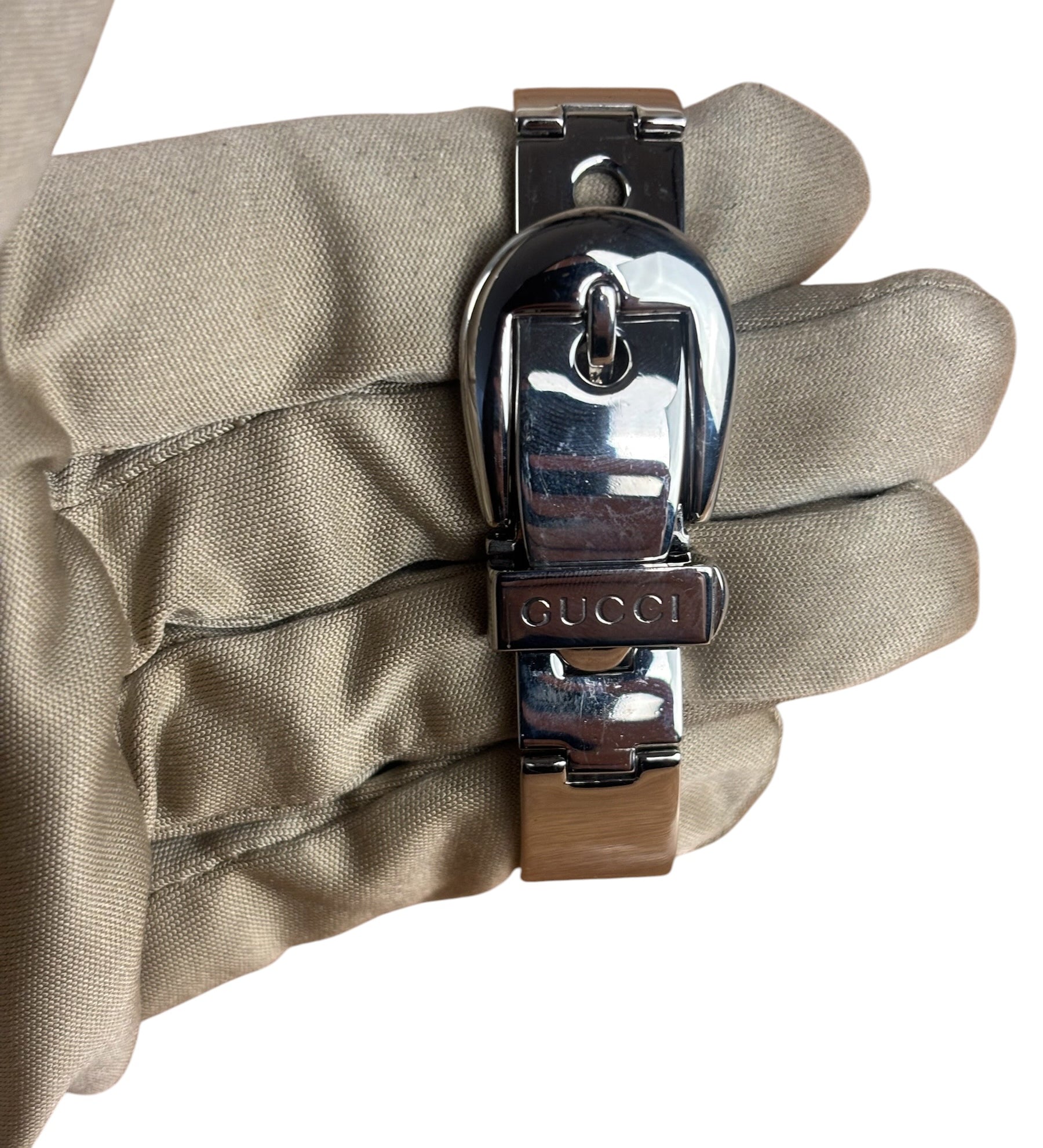 Gucci Vintage 6700L Black Dial bangle Watch