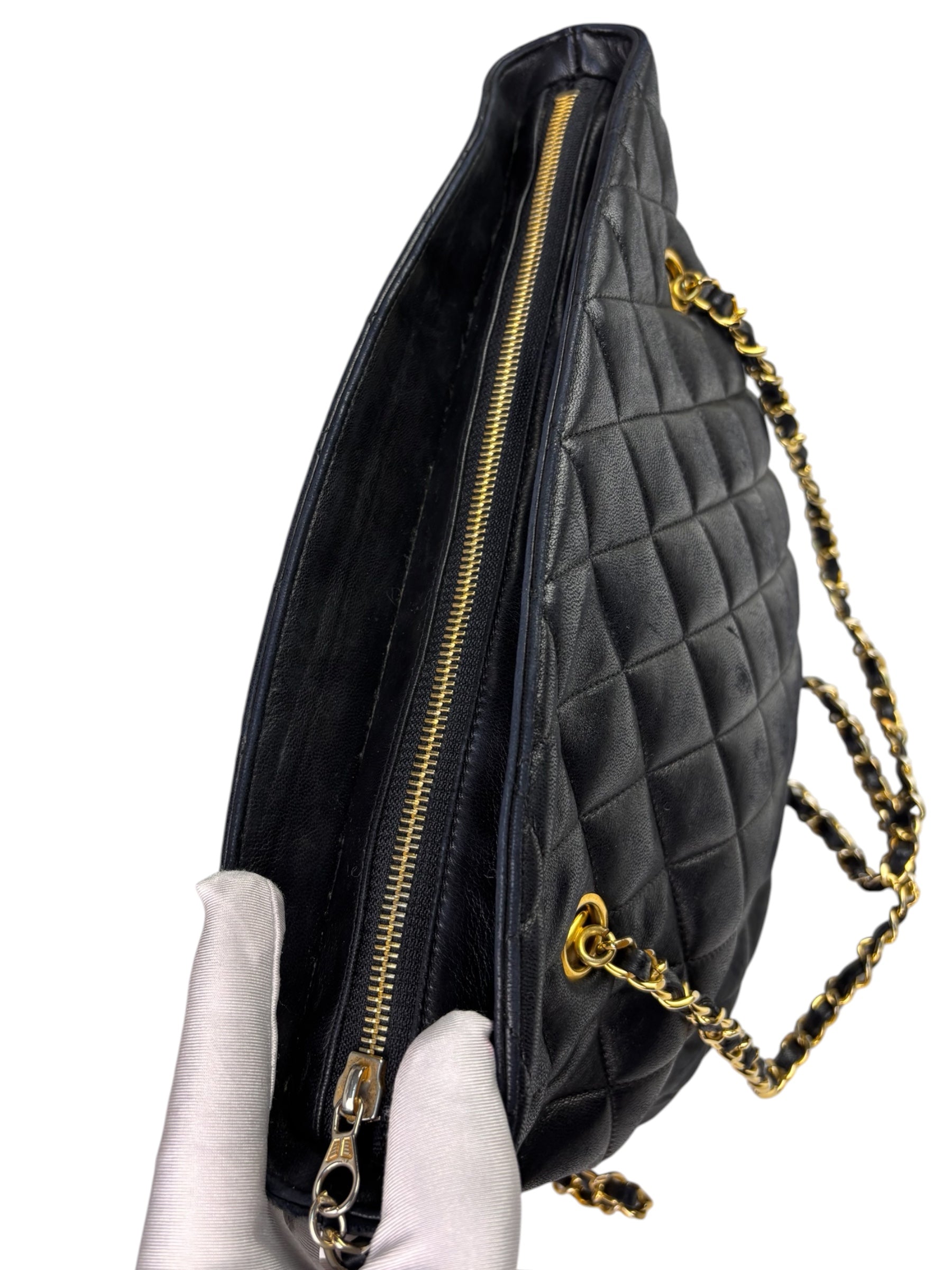 Chanel Vintage Black Quilted Lambskin Chain Shoulder Bag 1989