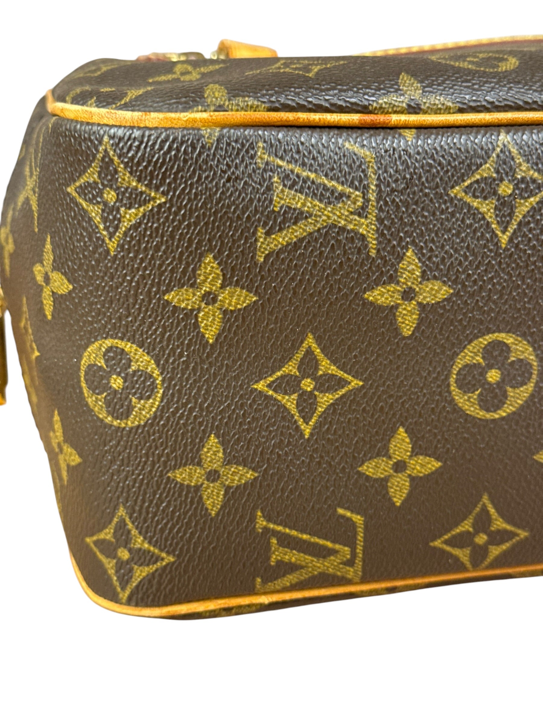 Louis Vuitton Vintage Monogram Cite Shoulder Bag MM