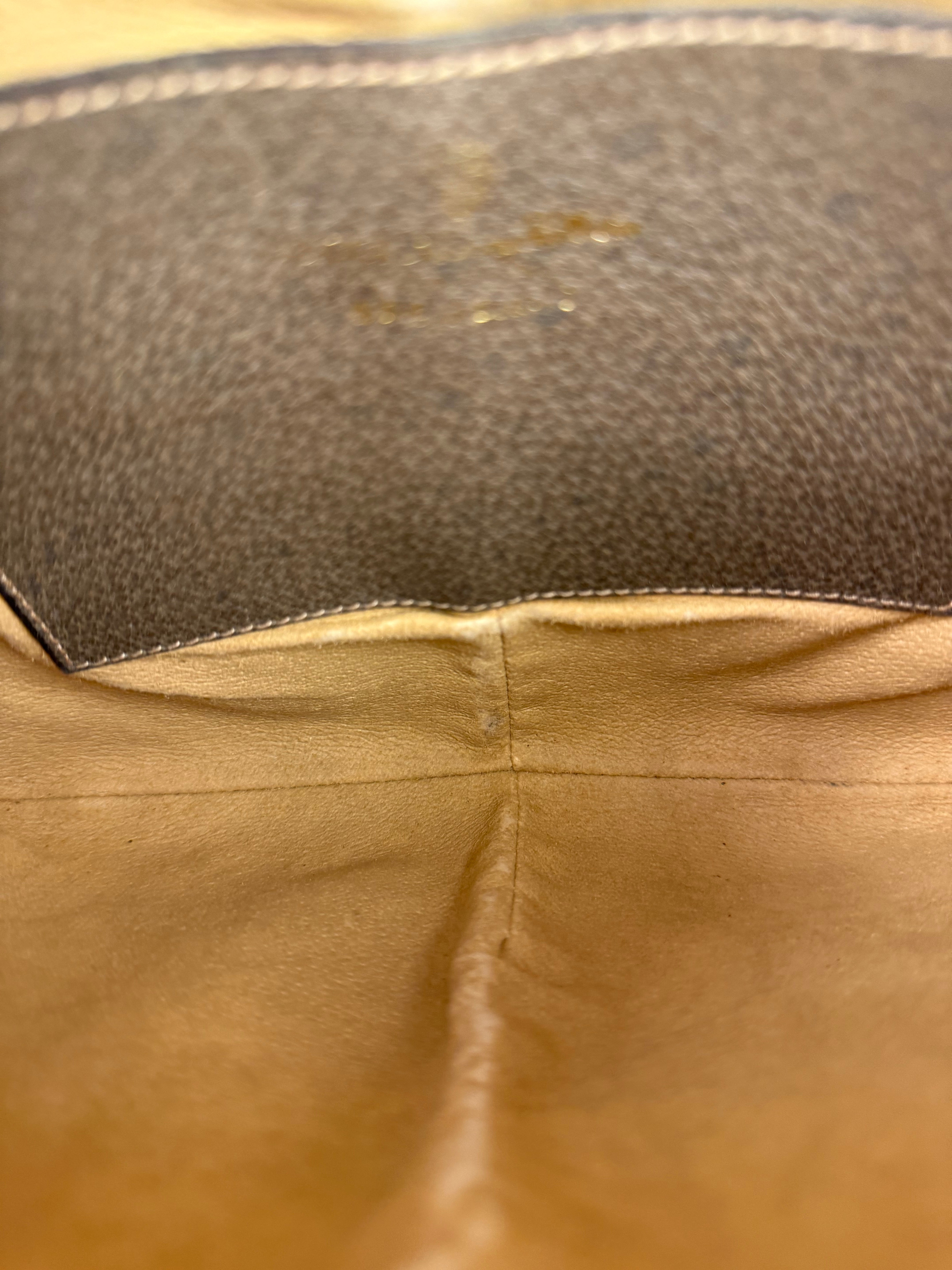 Gucci Vintage Beige GG Supreme Crossbody Bag