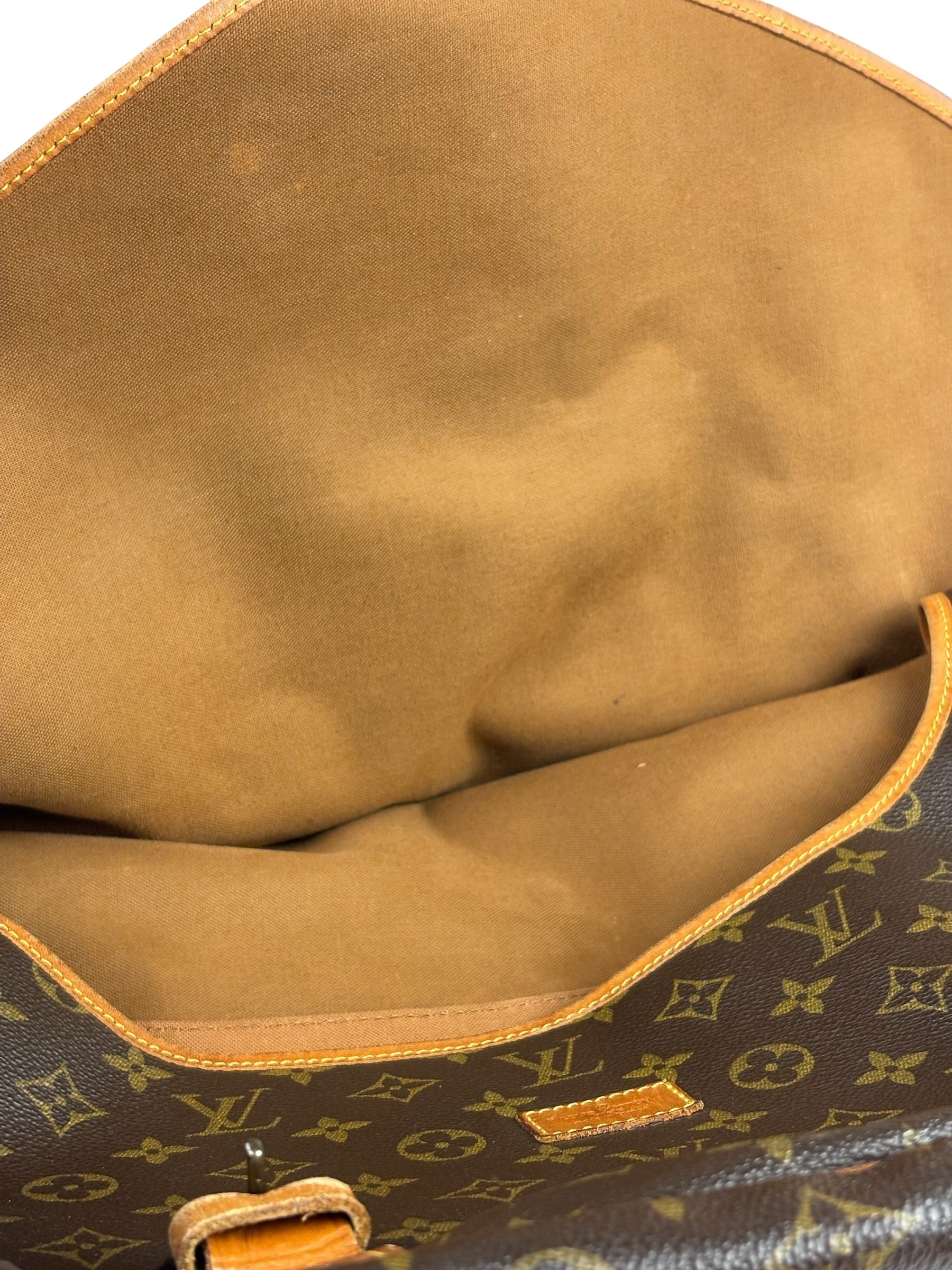 Louis Vuitton Monogram Saumur 43 Messenger Bag