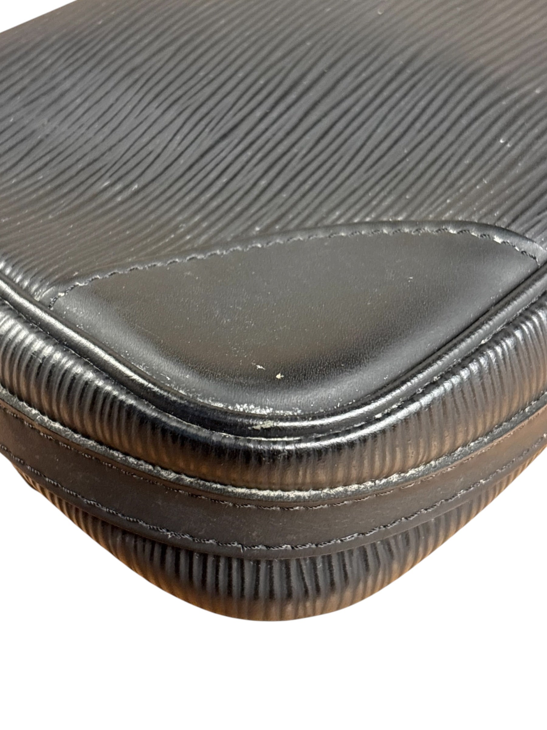 Louis Vuitton Black Epi Leather Segur Pochette