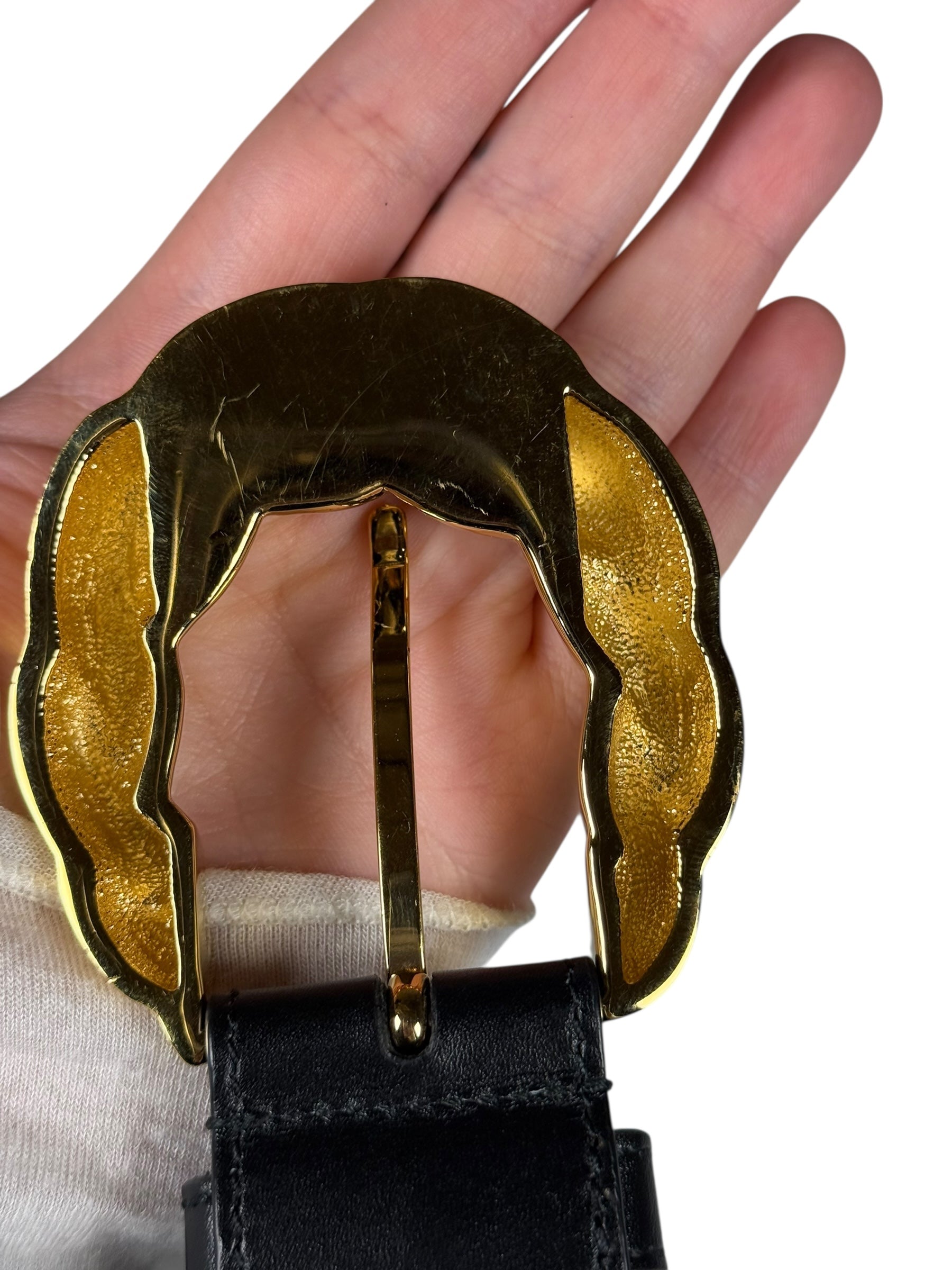 Gucci Black Leather Gold Buckle Belt