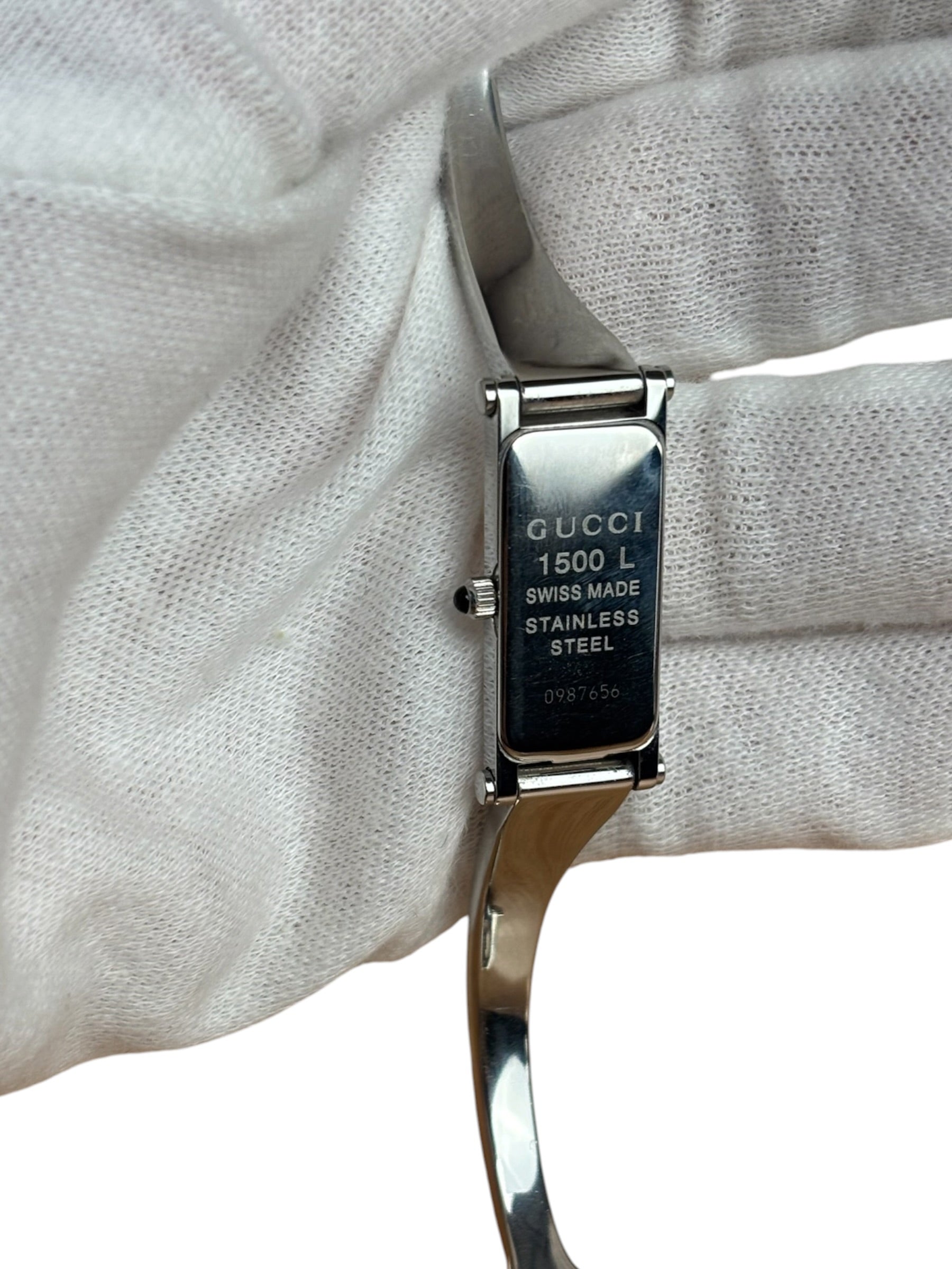 Gucci 1500L Silver Dial Bangle Watch