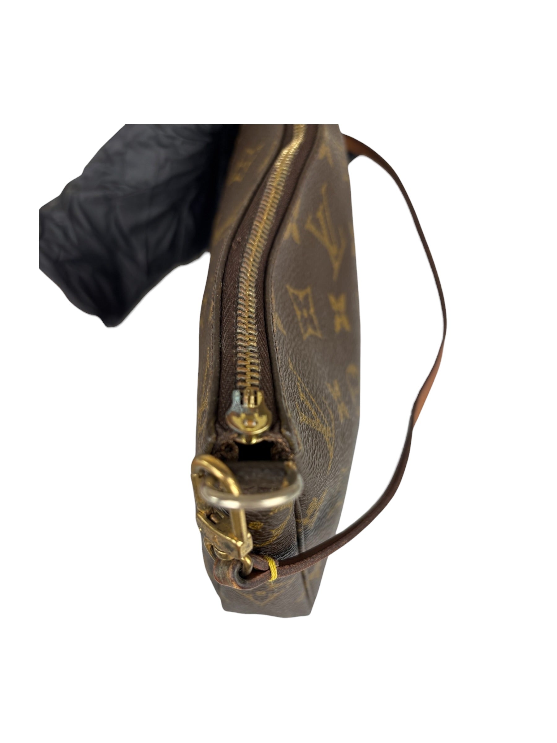Louis Vuitton Monogram Pochette Broken Zip