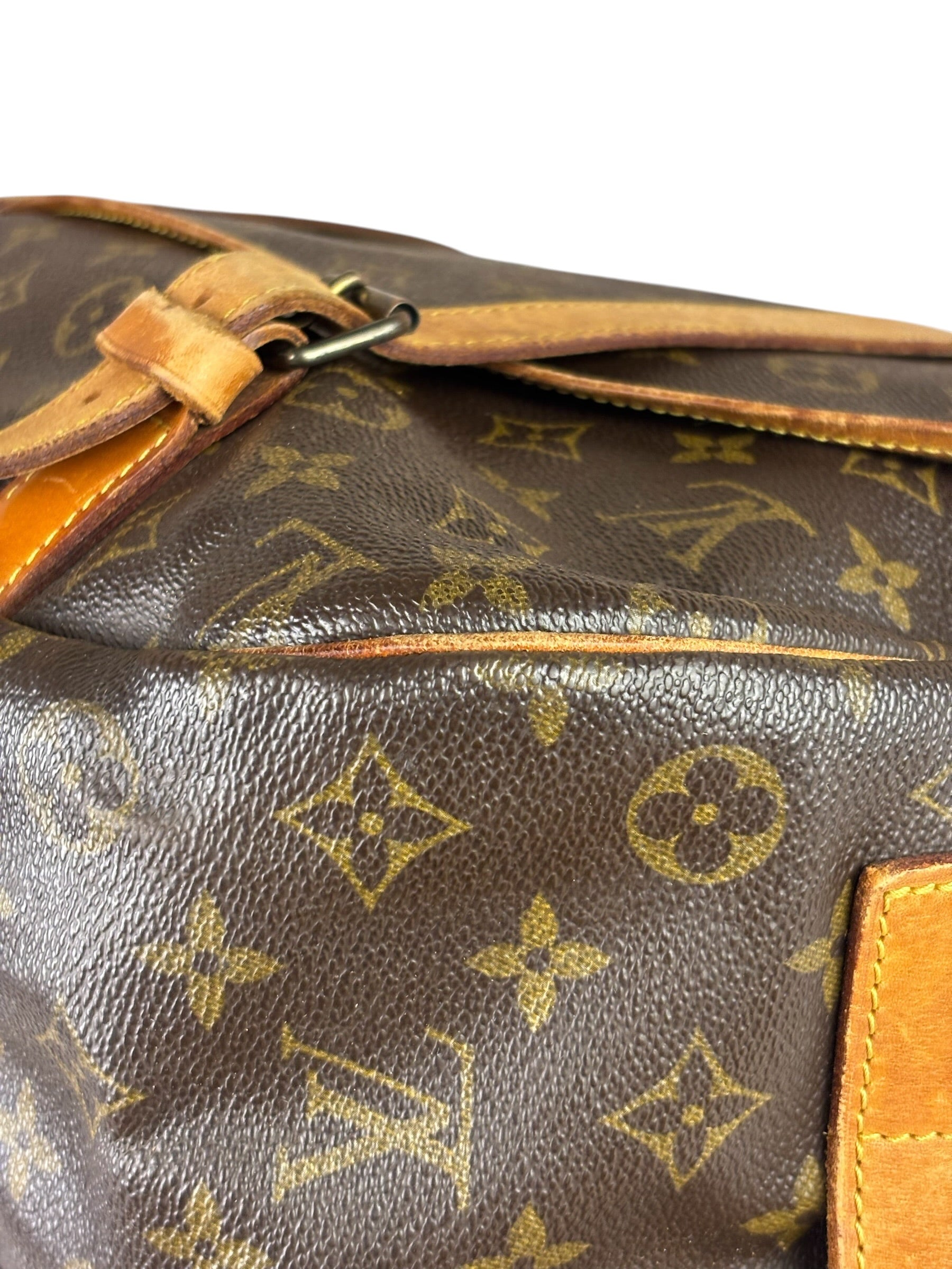 Louis Vuitton Monogram Saumur 43 Messenger Bag