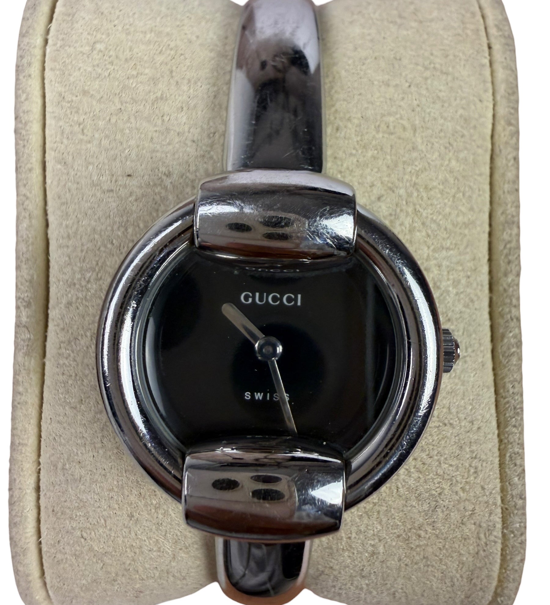 Gucci 1400L Black Dial Bangle Band