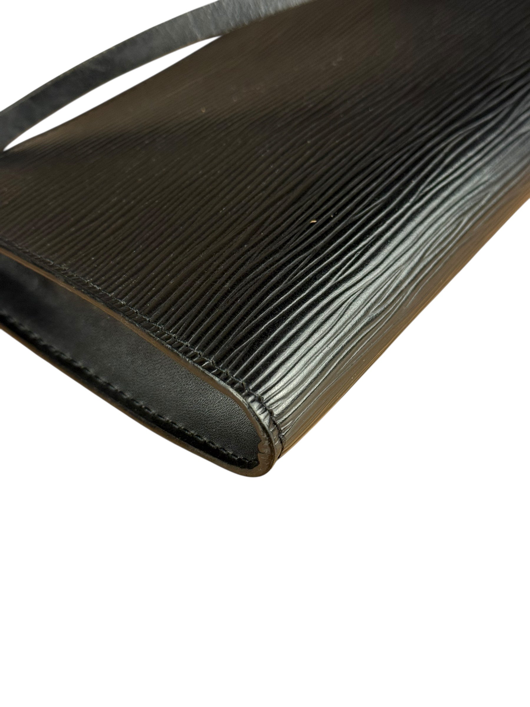 Louis Vuitton Epi Leather Pochette Black