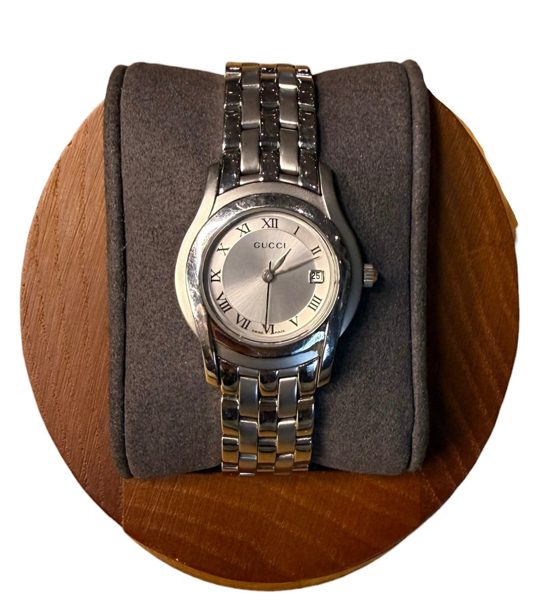 Gucci 5500L Silver Roman Dial