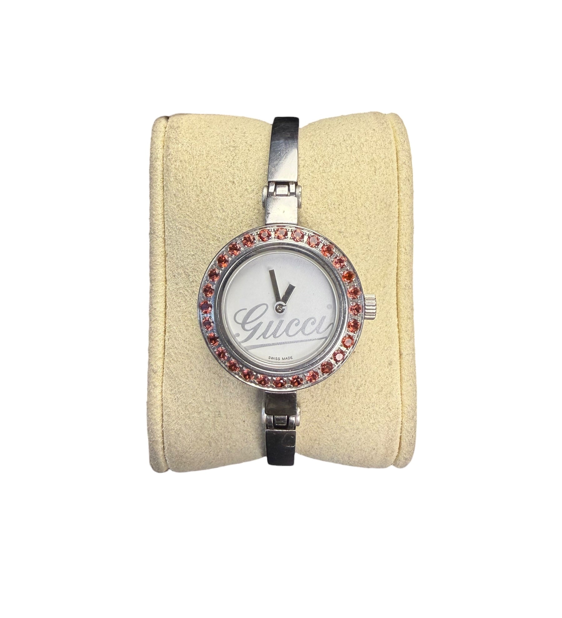 Gucci 105 YA105534 Bangle Garnet Bezel