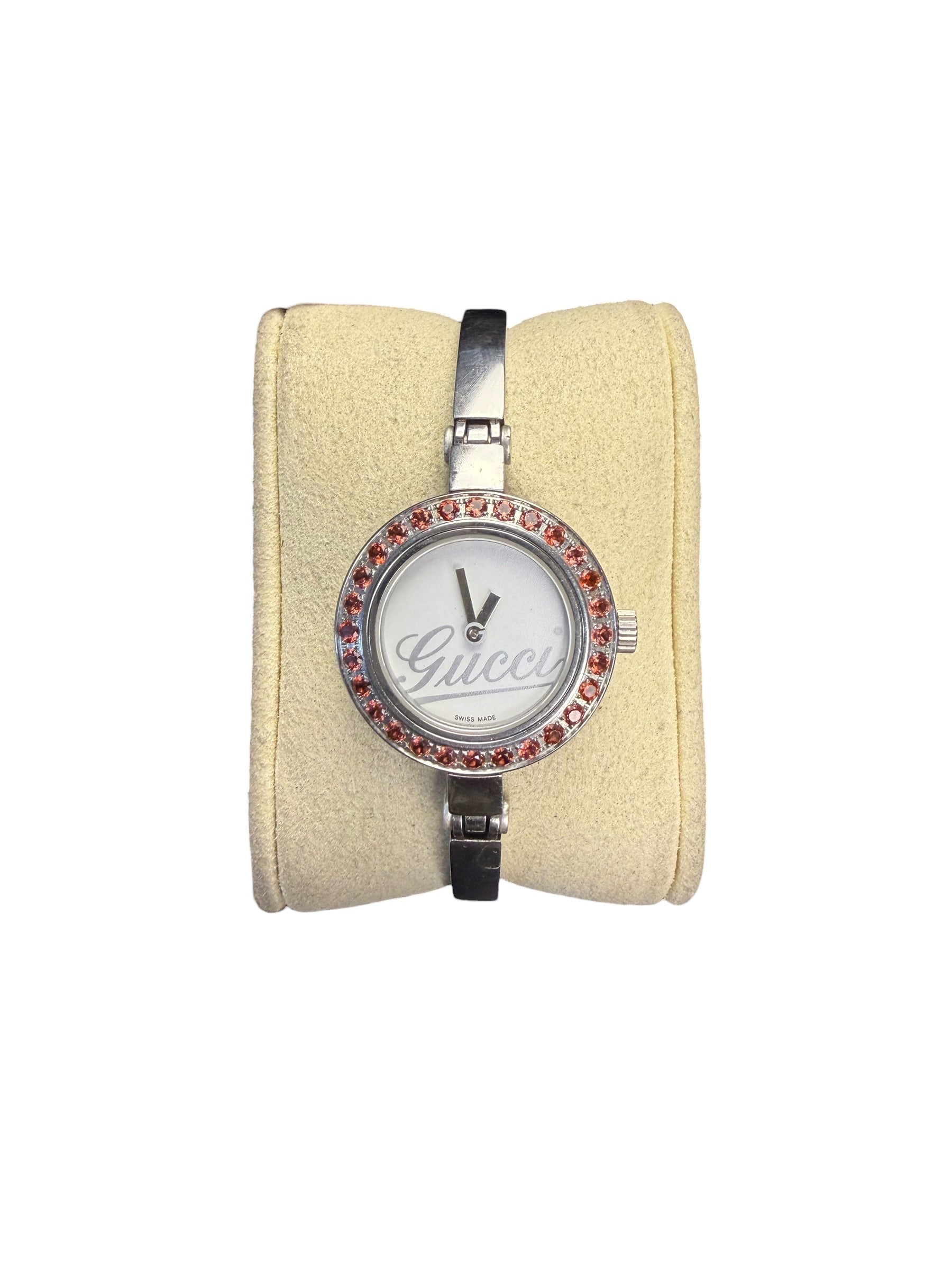 Gucci 105 YA105534 Bangle Garnet Bezel
