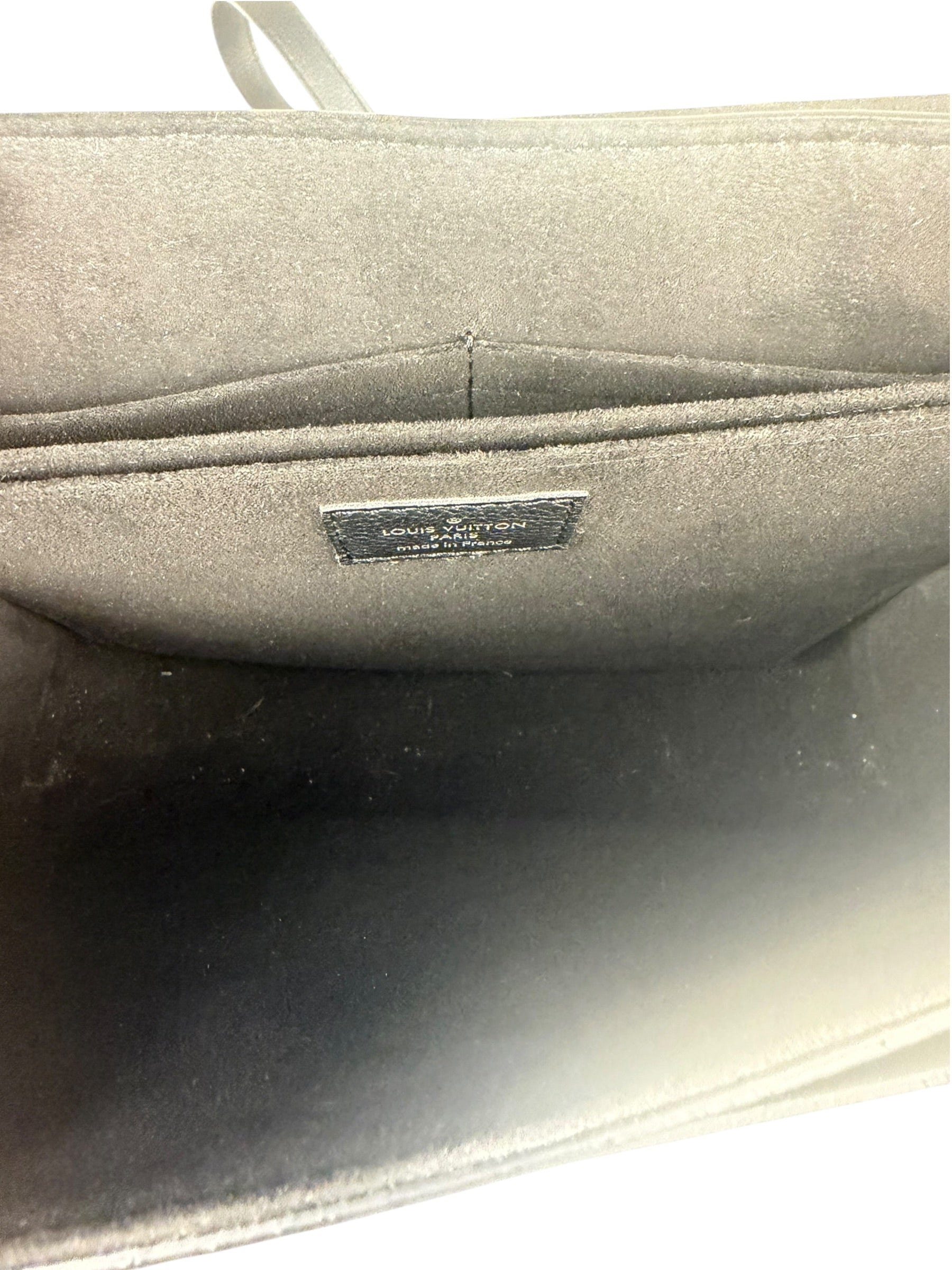 Louis Vuitton Black Pebbled Leather Taurillon Lockme Two-Way Bag