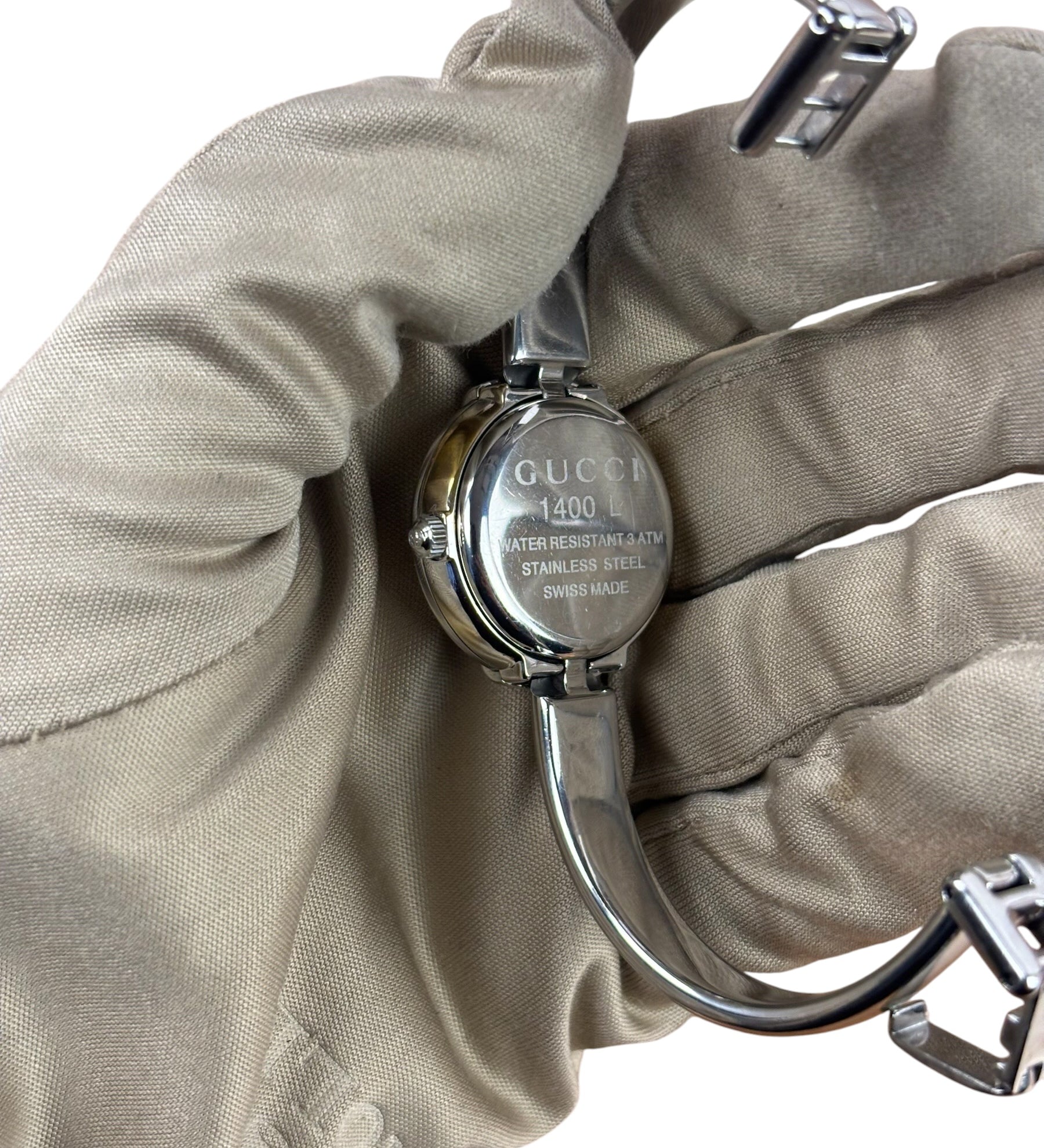 Gucci 1400L Black Dial Bangle Band