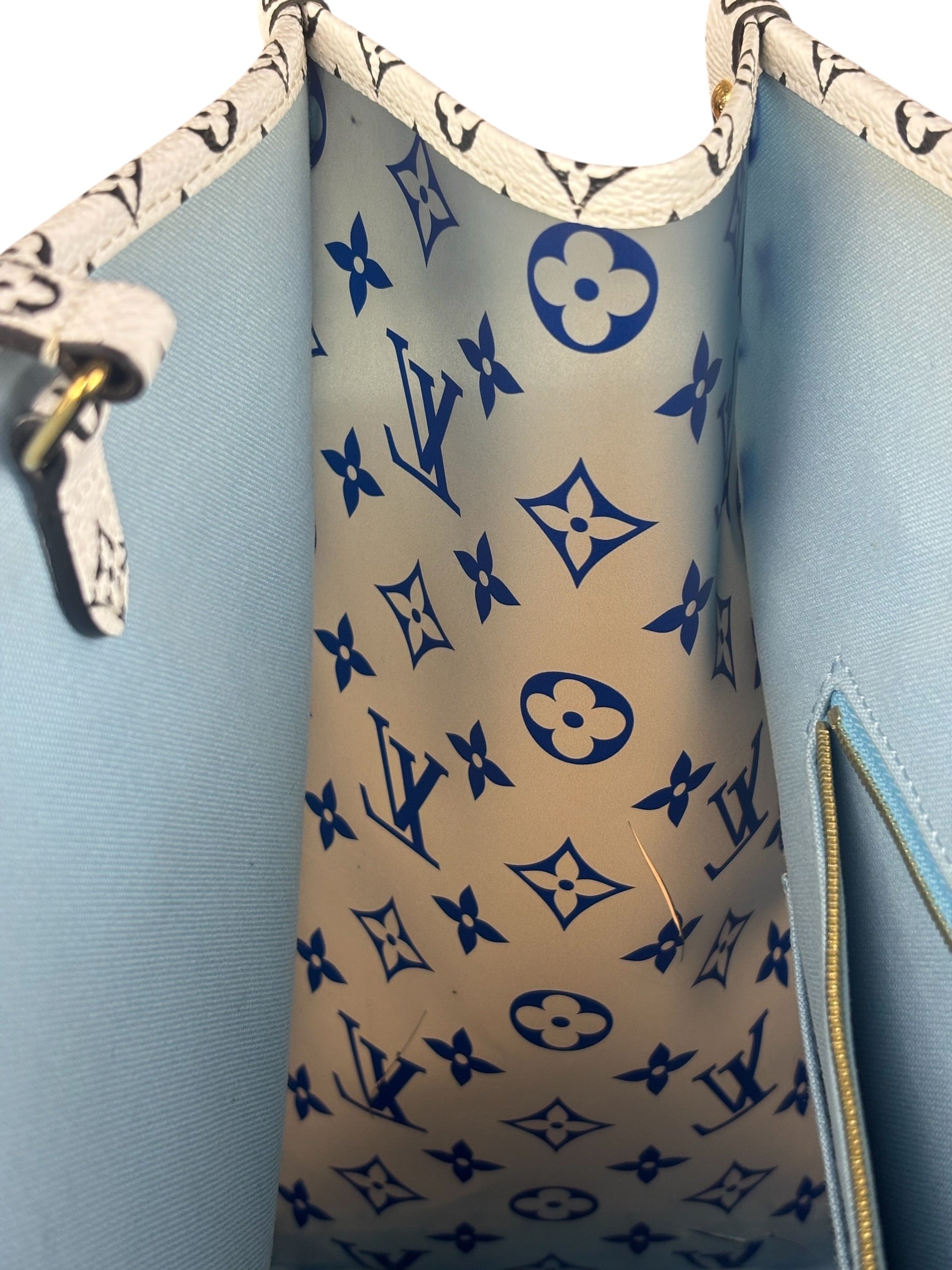 Louis Vuitton Monogram Giant Okinawa OnTheGo GM Tote