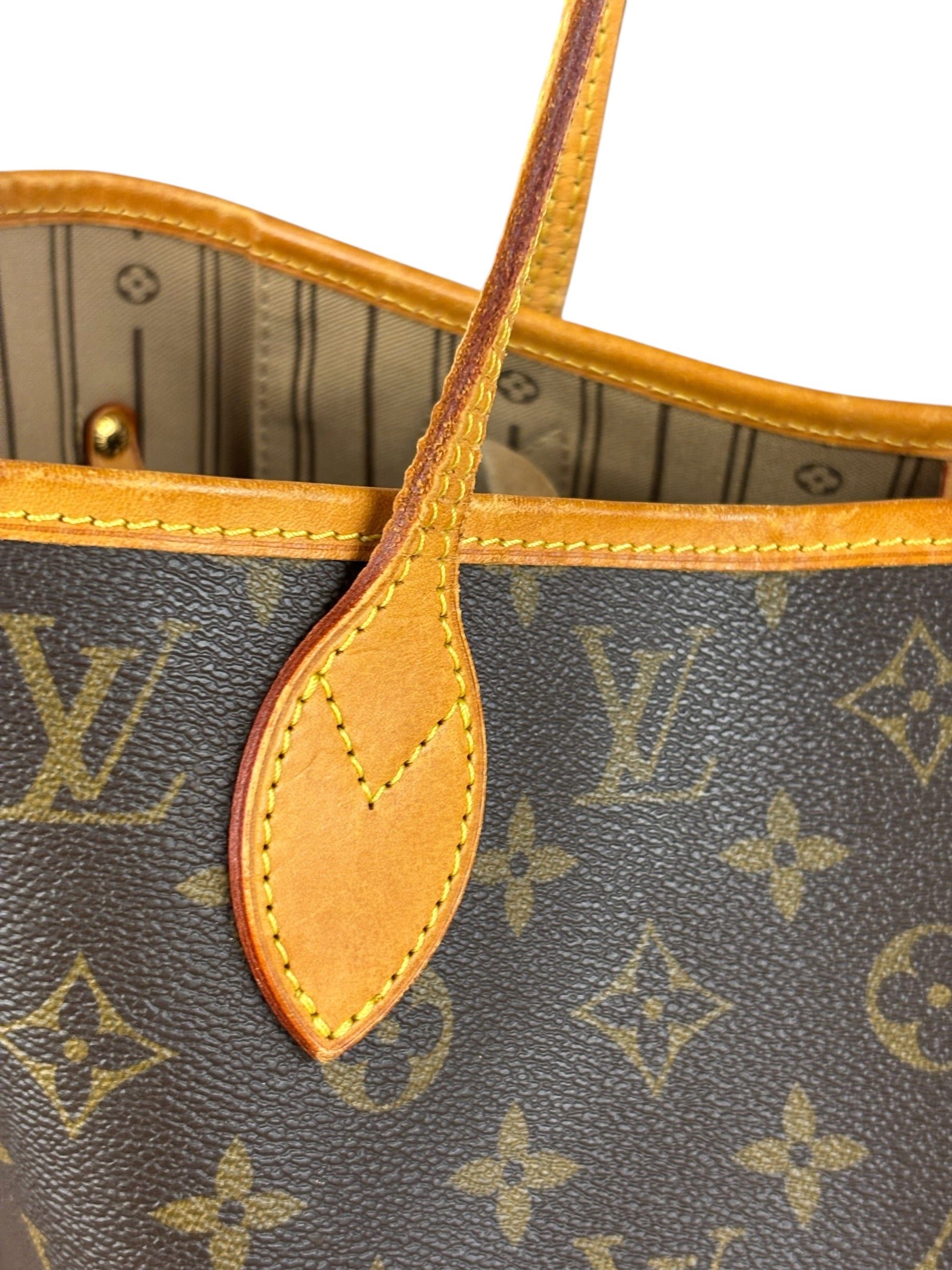 Louis Vuitton Monogram Neverfull MM Shoulder Bag